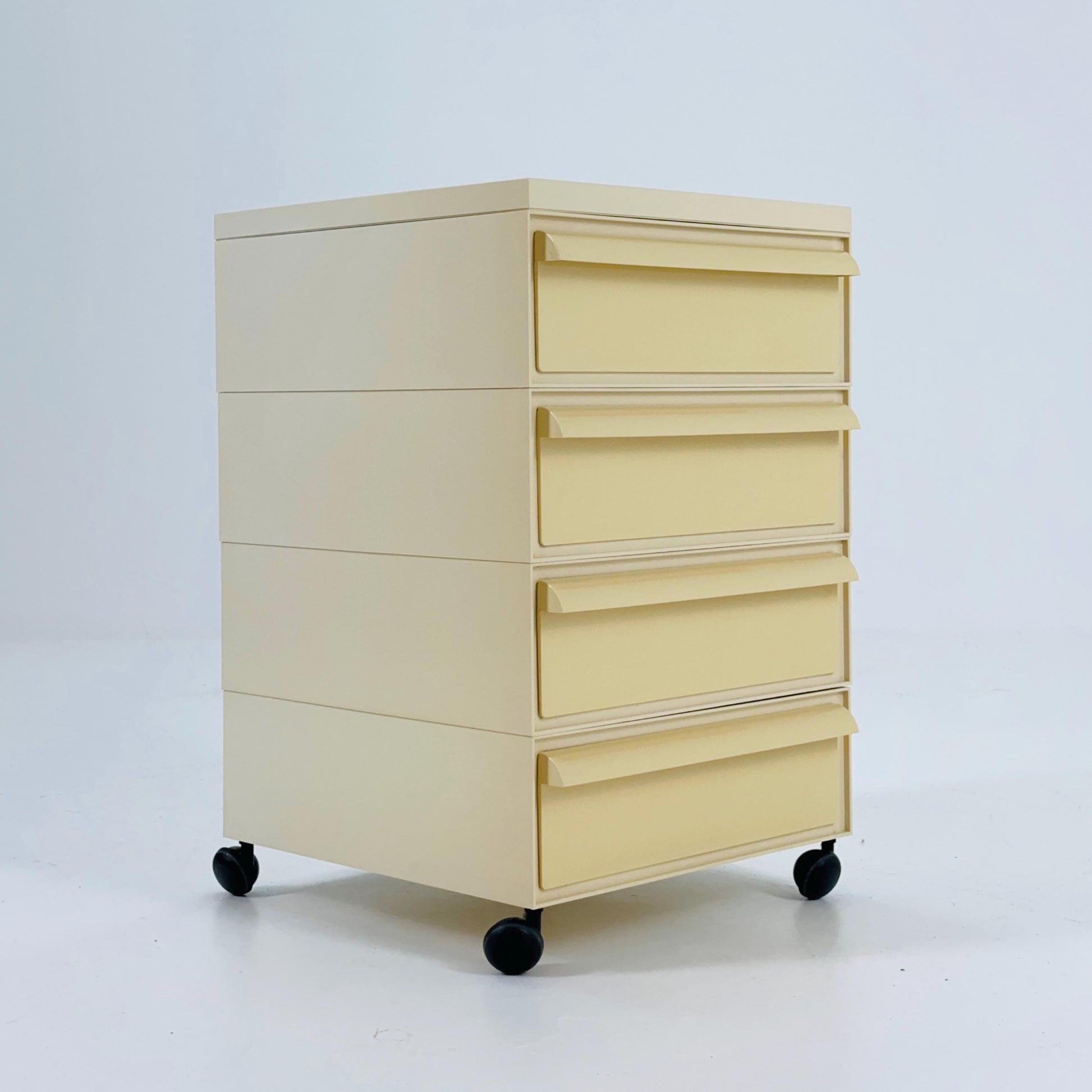 Space age Chest of drawers on wheels model 4601 by Simon Fussell for Kartell, Italy 1970s