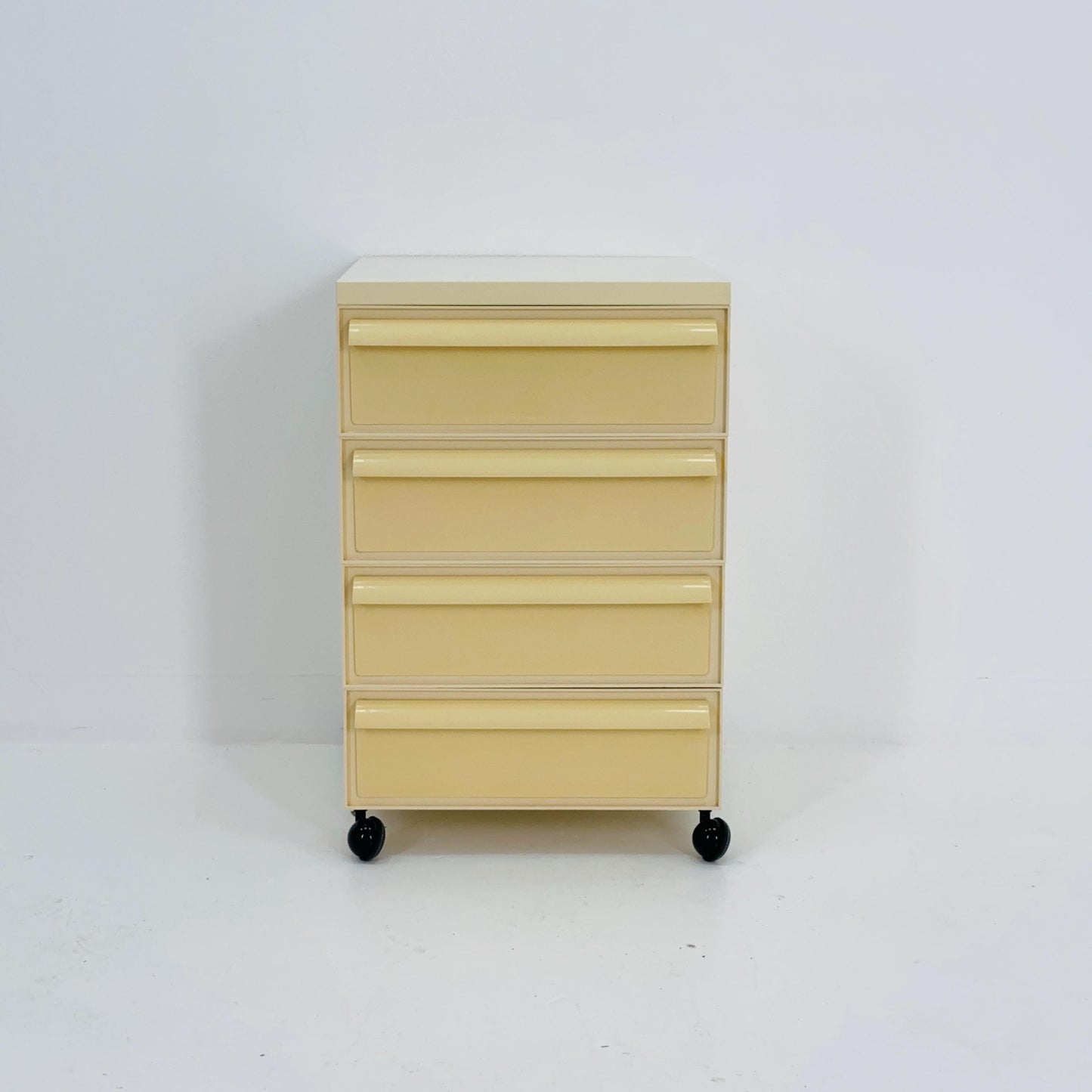 Space age Chest of drawers on wheels model 4601 by Simon Fussell for Kartell, Italy 1970s