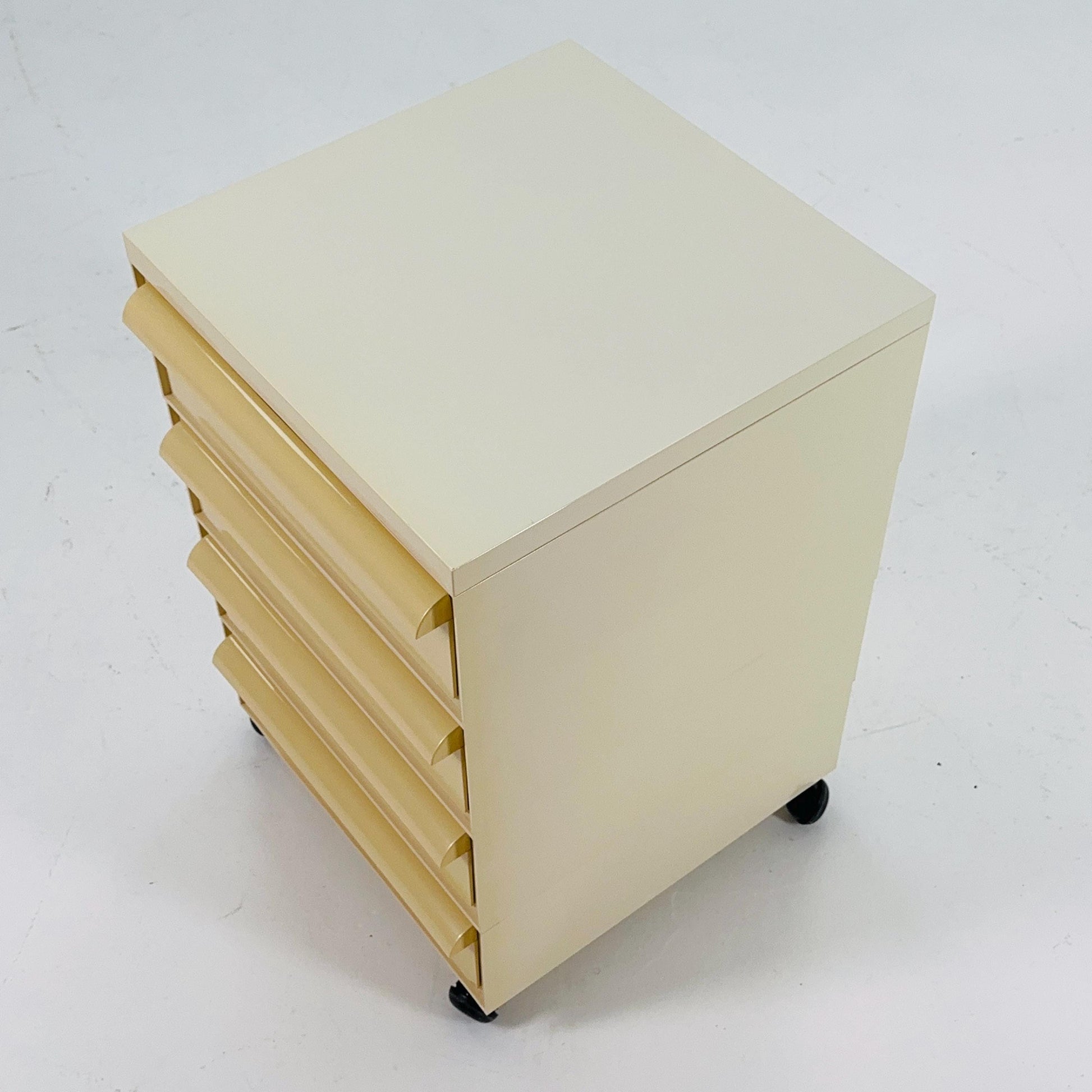 Space age Chest of drawers on wheels model 4601 by Simon Fussell for Kartell, Italy 1970s