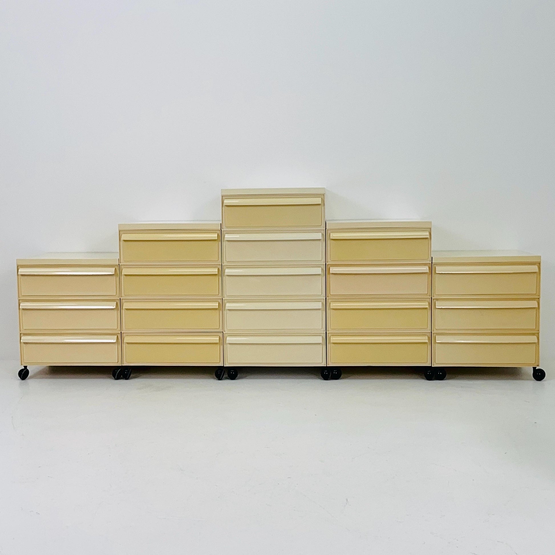 Space age Chest of drawers on wheels model 4601 by Simon Fussell for Kartell, Italy 1970s