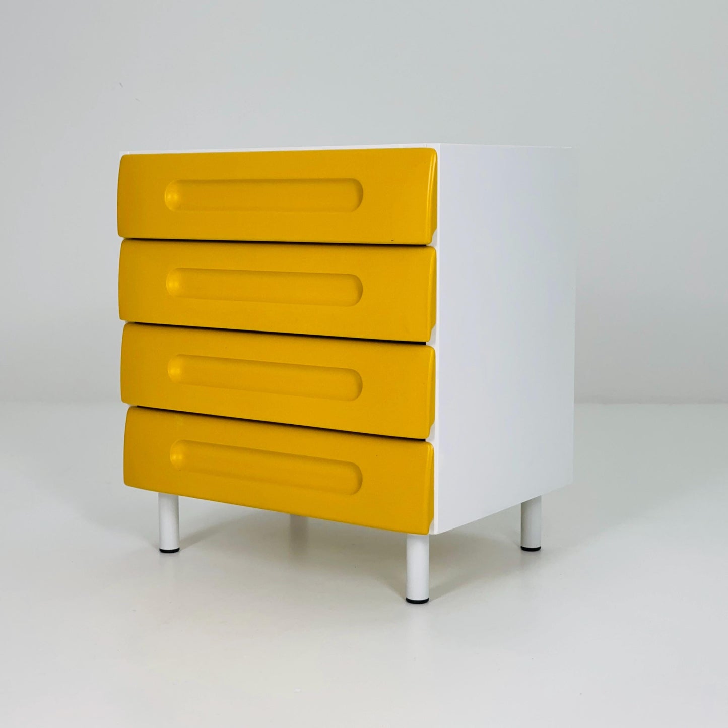 Space Age Vintage Gwinner Deutschland Cabinet, – Retro Yellow & White Chest of Drawers Germany 1970s
