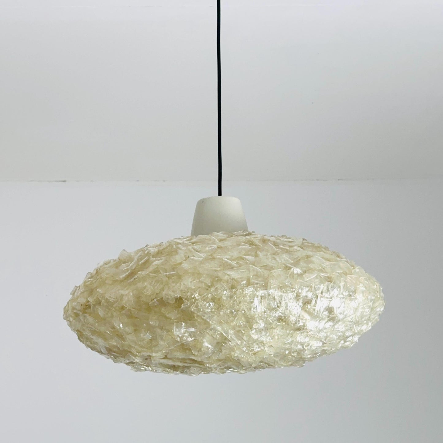 Mid-Century Lucite Ribbon Swag Lamp – Italy, 1980s – Sculptural Plexiglass Pendant Light