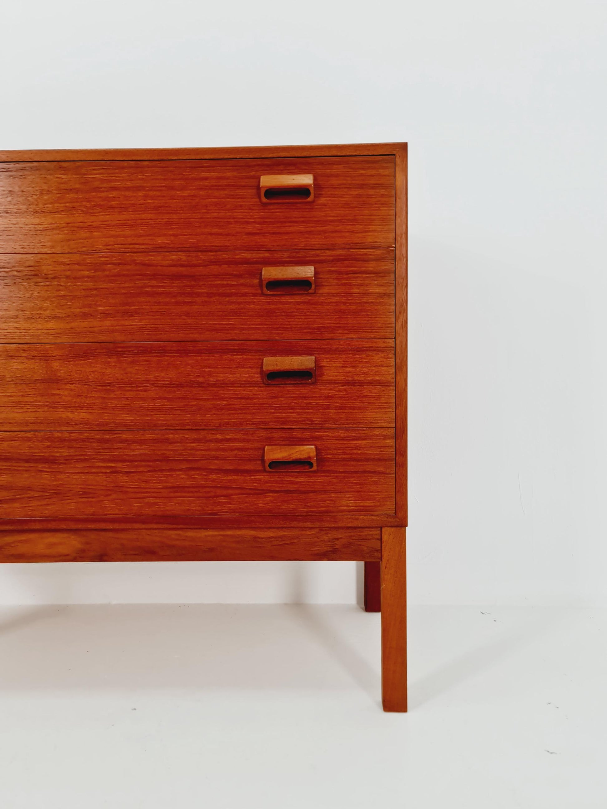 Midcentury danish design chest of drawers By Børge Mogensen For Søborg Mobelfabrik 1960s
