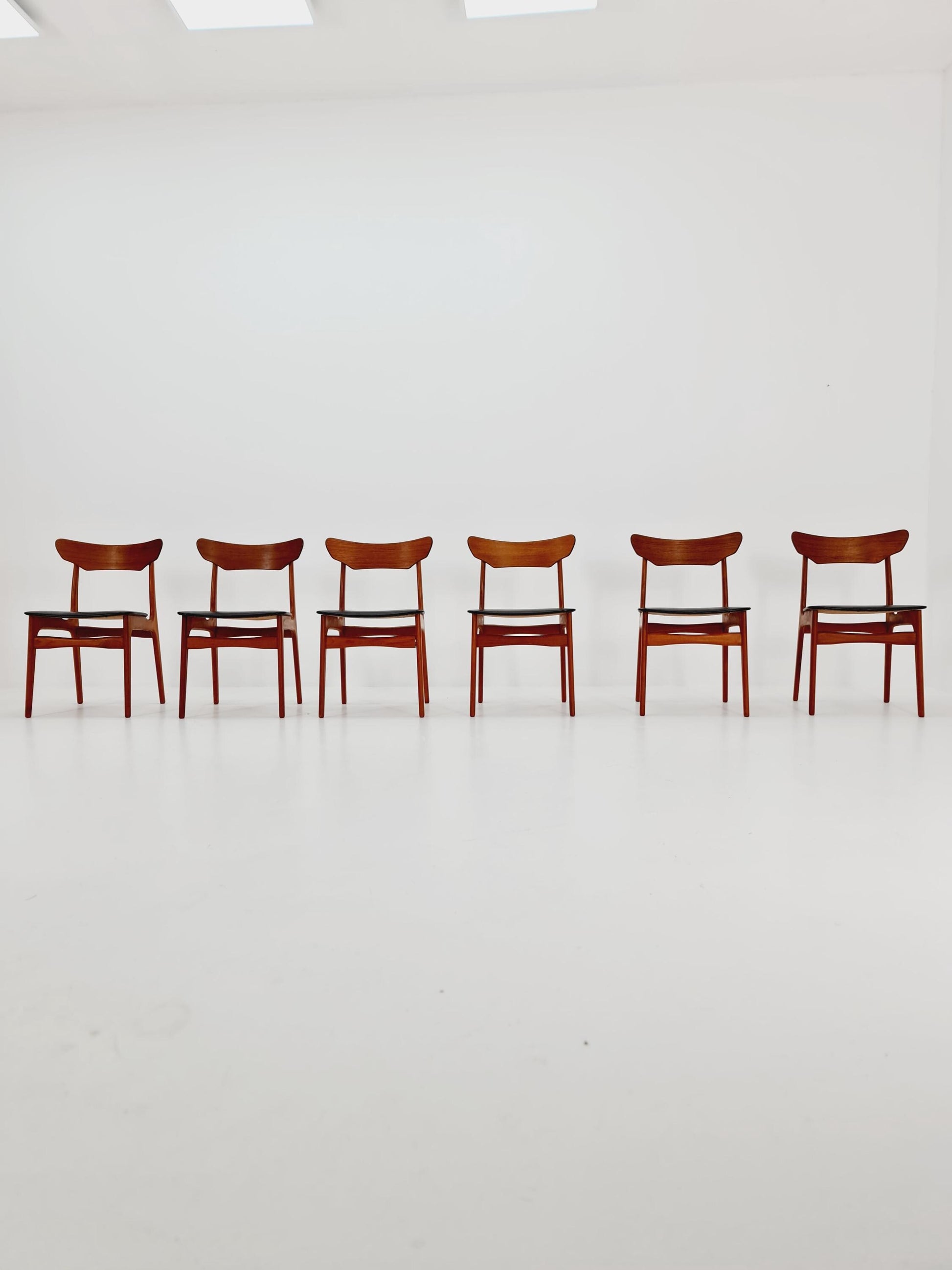 Mid Century Dansih Teak and Leather chair by schiønning & Elgaard ,1960s Set of 6