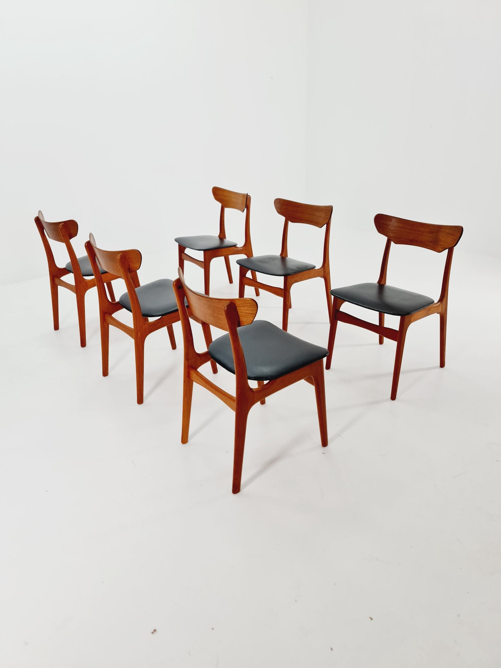 Mid Century Dansih Teak and Leather chair by schiønning & Elgaard ,1960s Set of 6