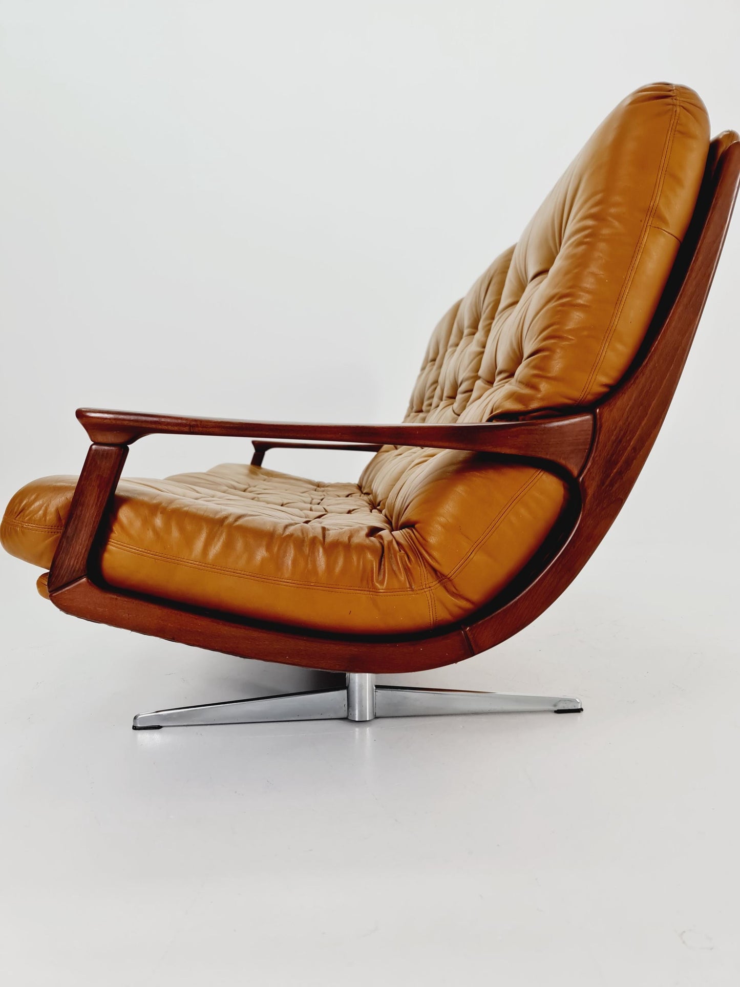 Rare Mid-century Rare German walnut & Leather lounge sofa 3 -Seater ,By Eugen Schmidt for soloform 1960s