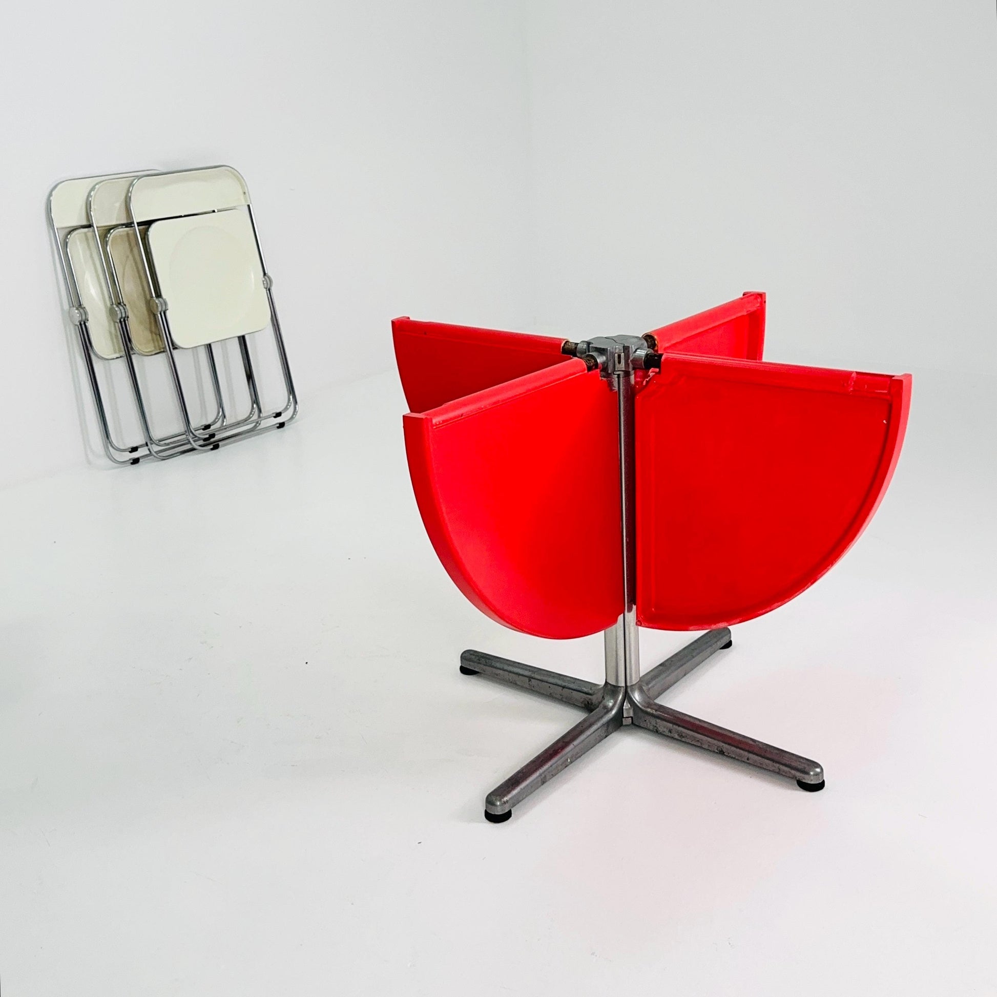 Mid century Italian Plano Folding Red Table and 4 chairs by Giancarlo Piretti, 1970s