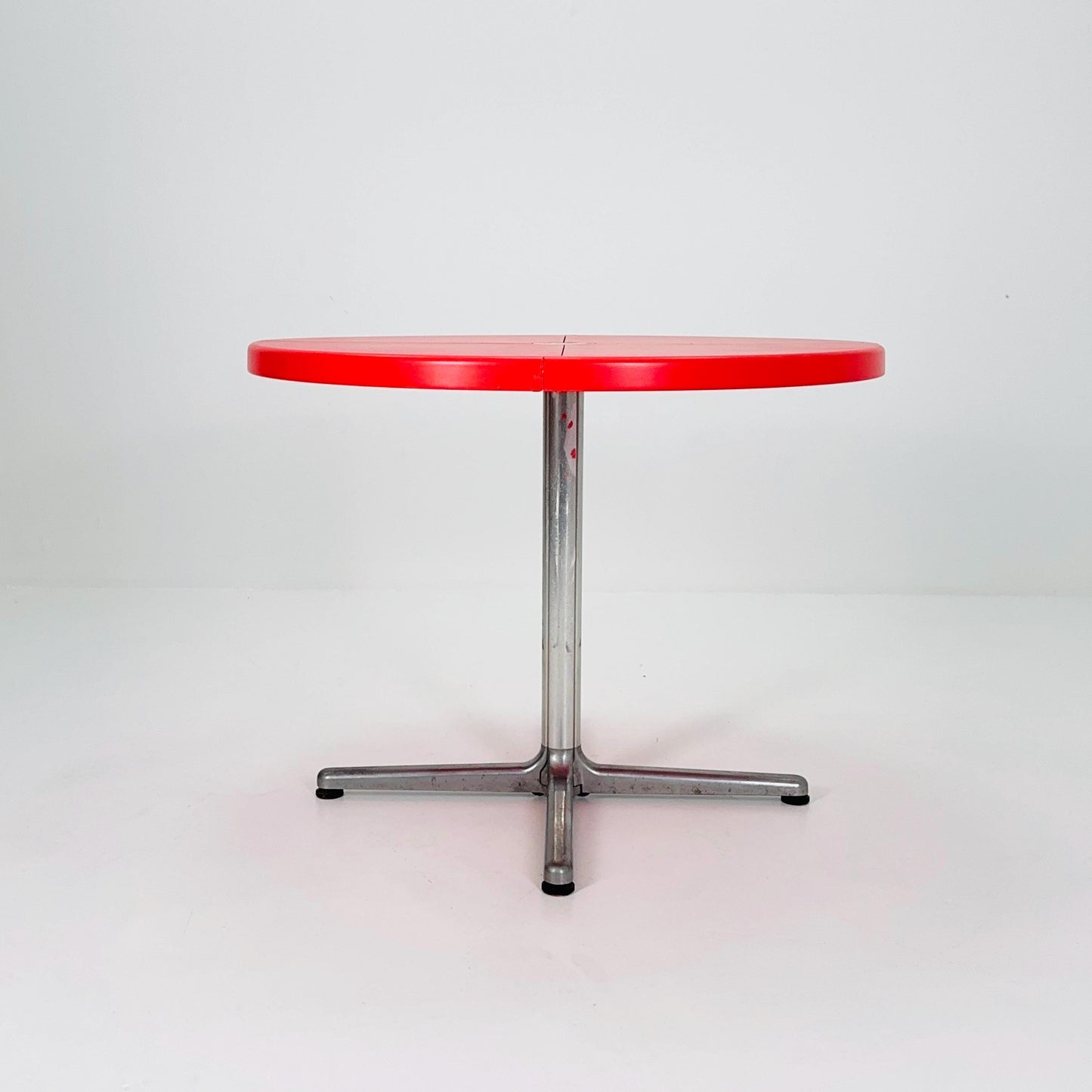 Mid century Italian Plano Folding Red Table and 4 chairs by Giancarlo Piretti, 1970s