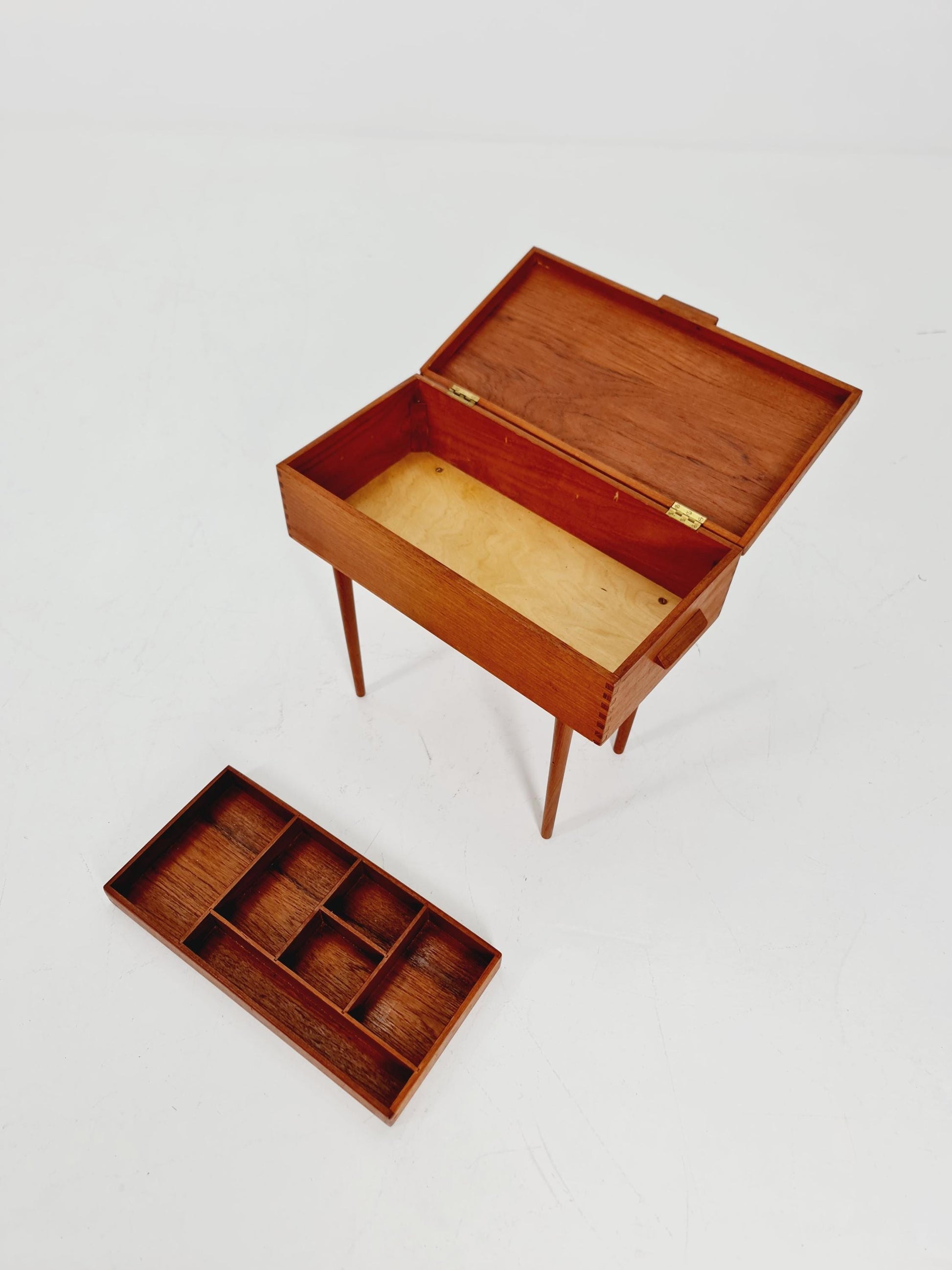Vintage Dansih teak sweing table/ side table cabinet, 1960s