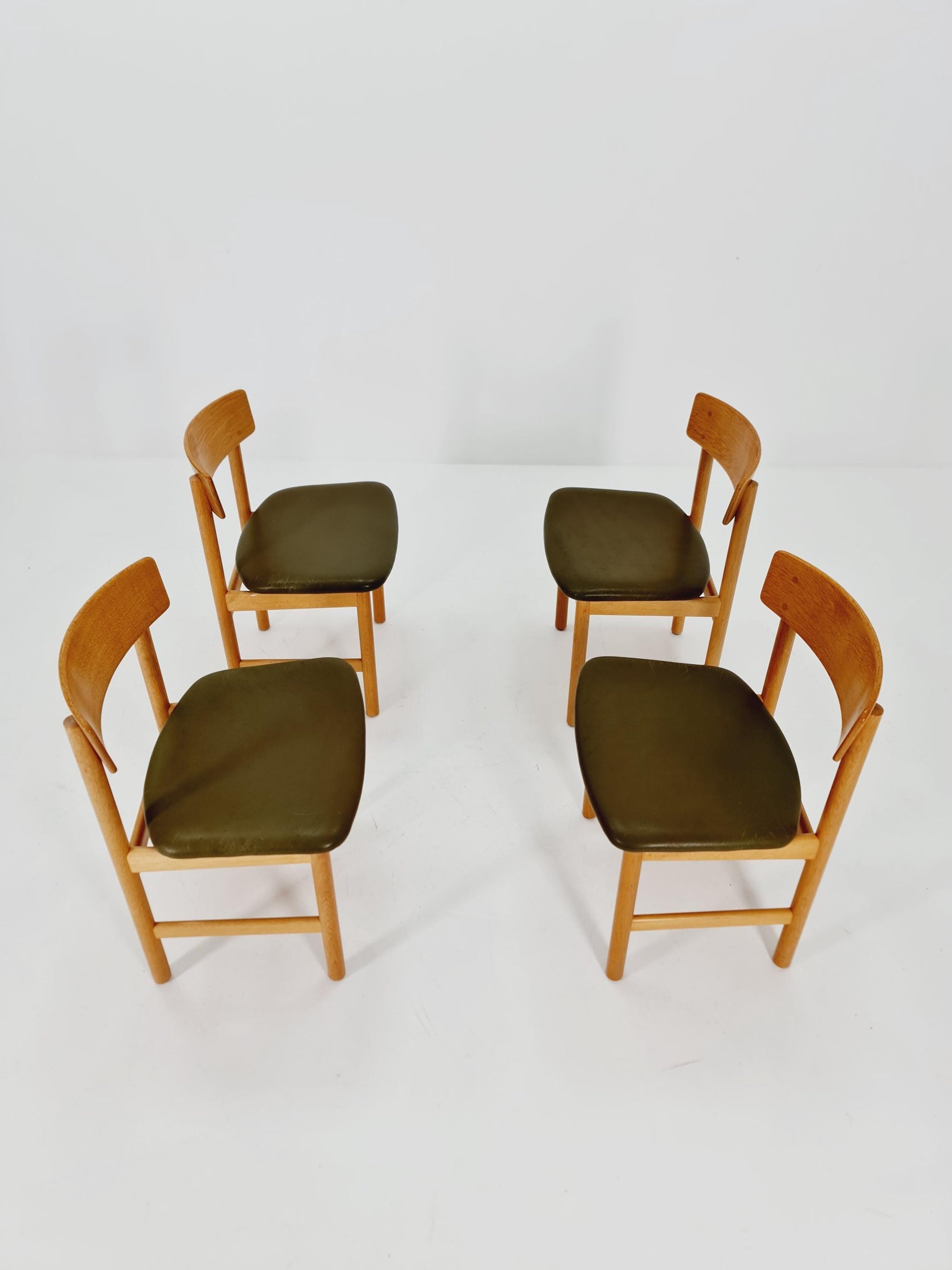 Mid Century Dansih Oak and Leather chair by Børge Mogensen for Fredericia stolfabrik , 1960s Set of 4