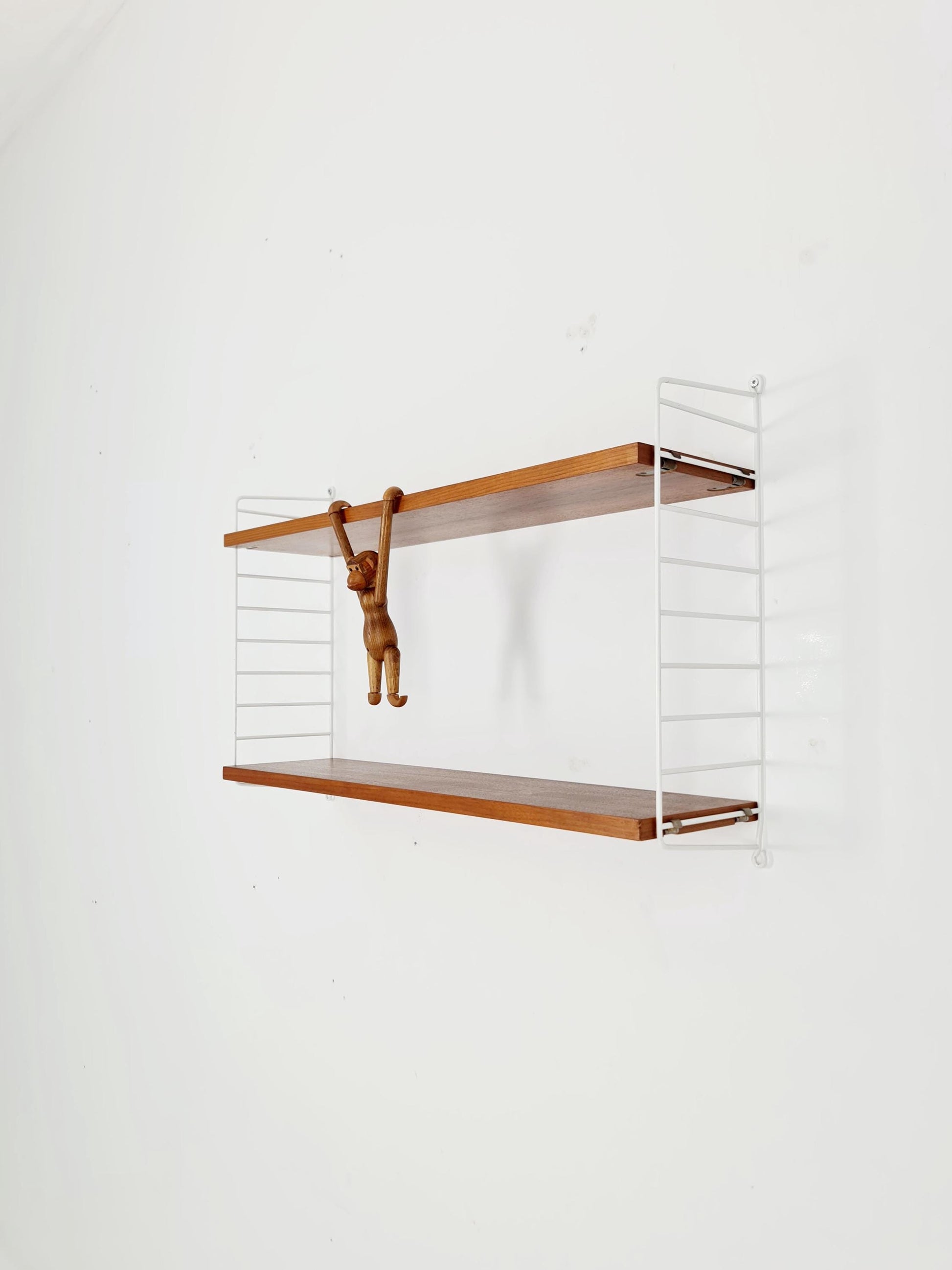Original MCM Teak shelving system - consists of White lacquered metal ladders, from string Stockholm 1960s