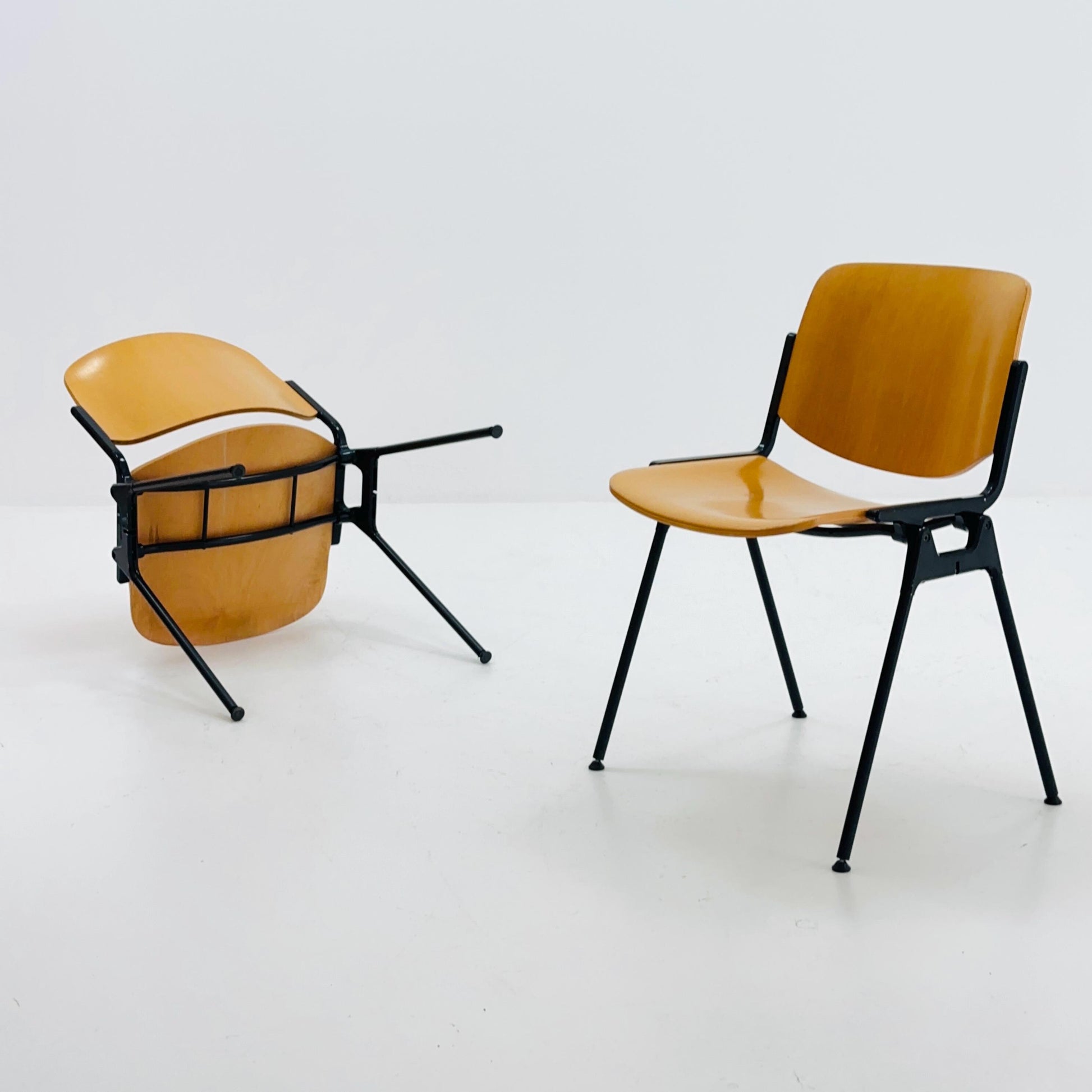 1 of 2 Mid century Stacking chair by Giancarlo Piretti for Anomima Castelli ,Italy 1960s
