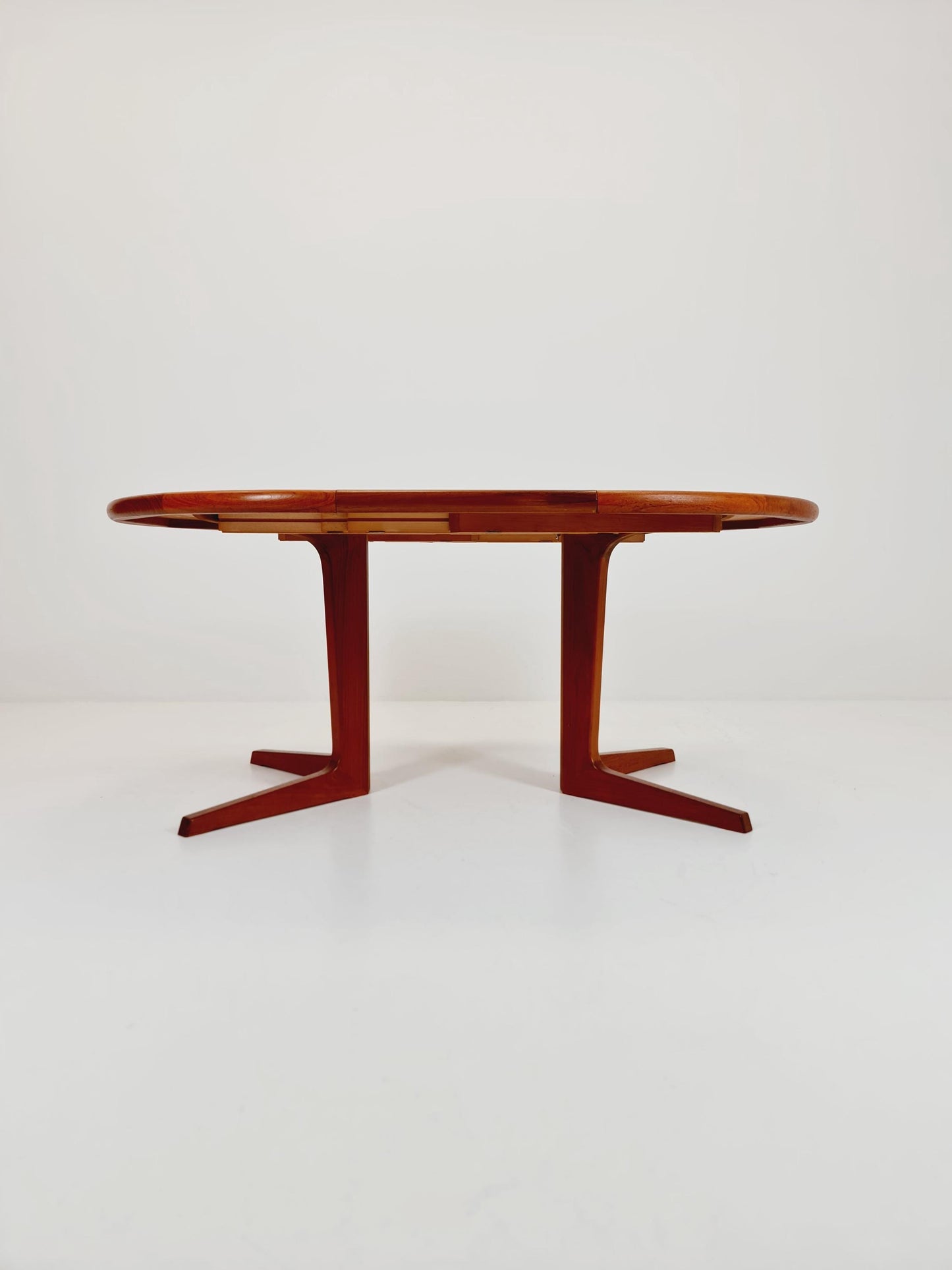 Mid century extendable Danish Modern Solid Teak dining table by Glostrup MöbelFabrik , 1970s