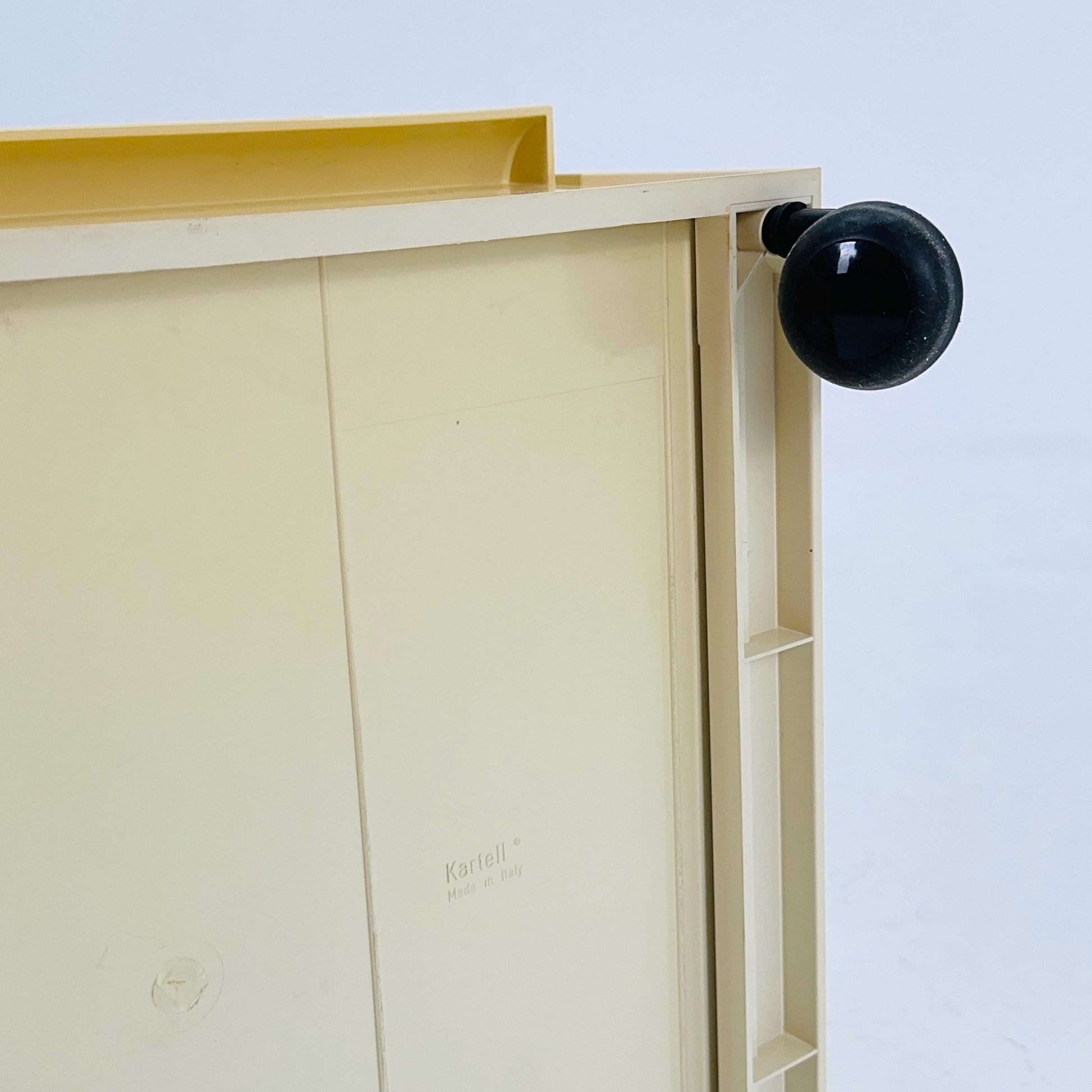 Space age Chest of drawers on wheels model 4601 by Simon Fussell for Kartell, Italy 1970s