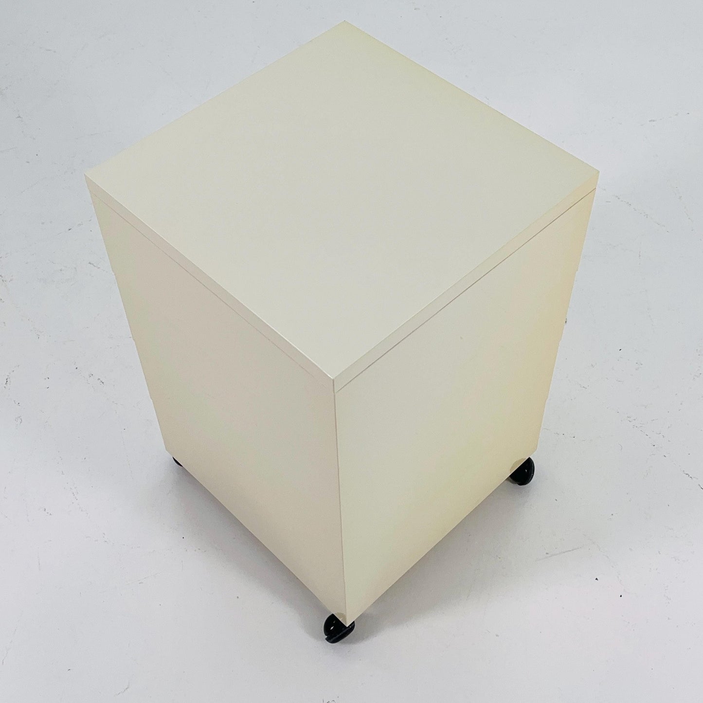Space age Chest of drawers on wheels model 4601 by Simon Fussell for Kartell, Italy 1970s