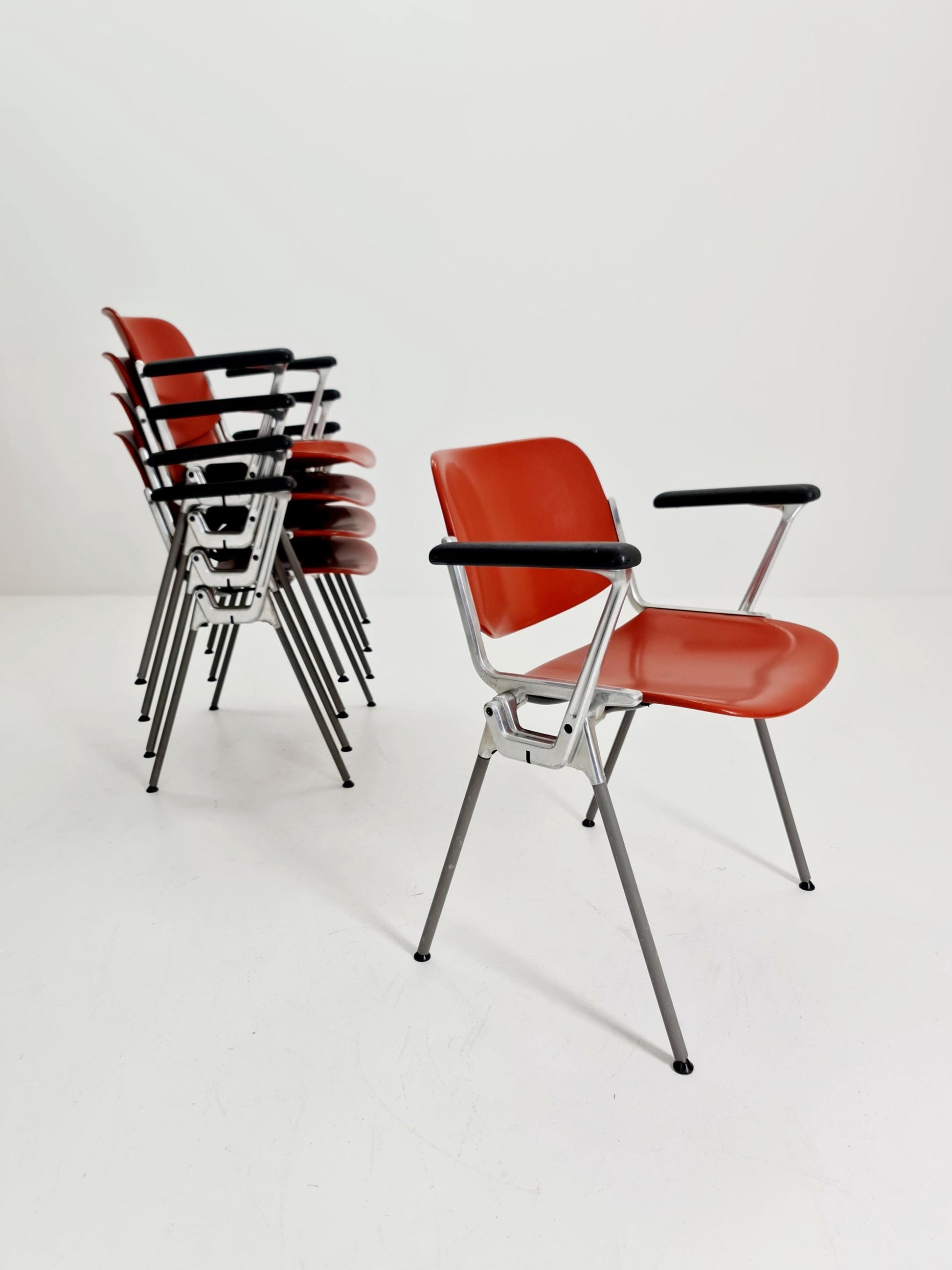 1 / 5 Italian Castelli arm chairs by Giancarlo Piretti, 1970s