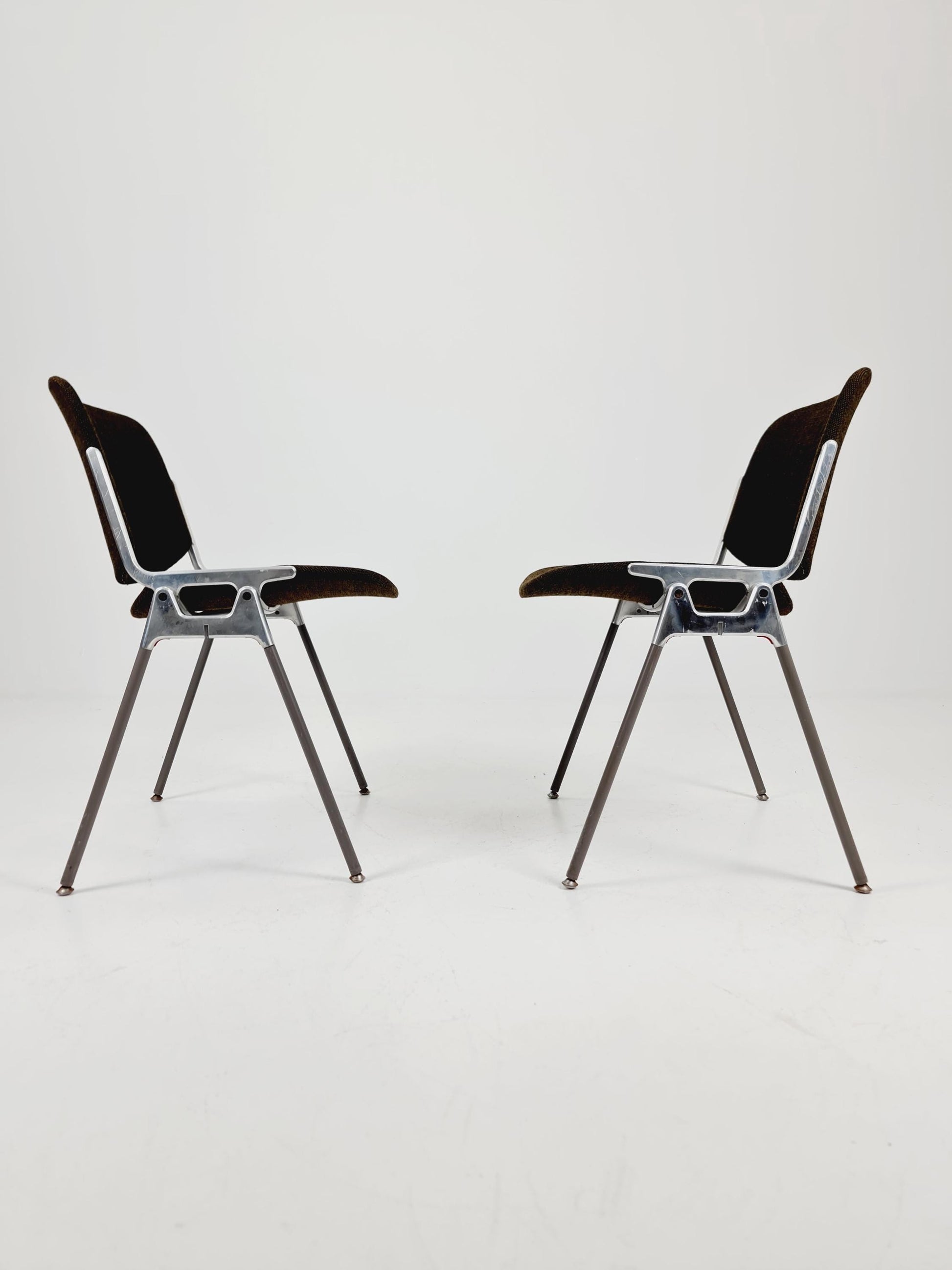 Set of 2 Italian Mid-Century Modern DSC Chairs by Giancarlo Piretti for Castelli / Anonima Castelli, 1970s