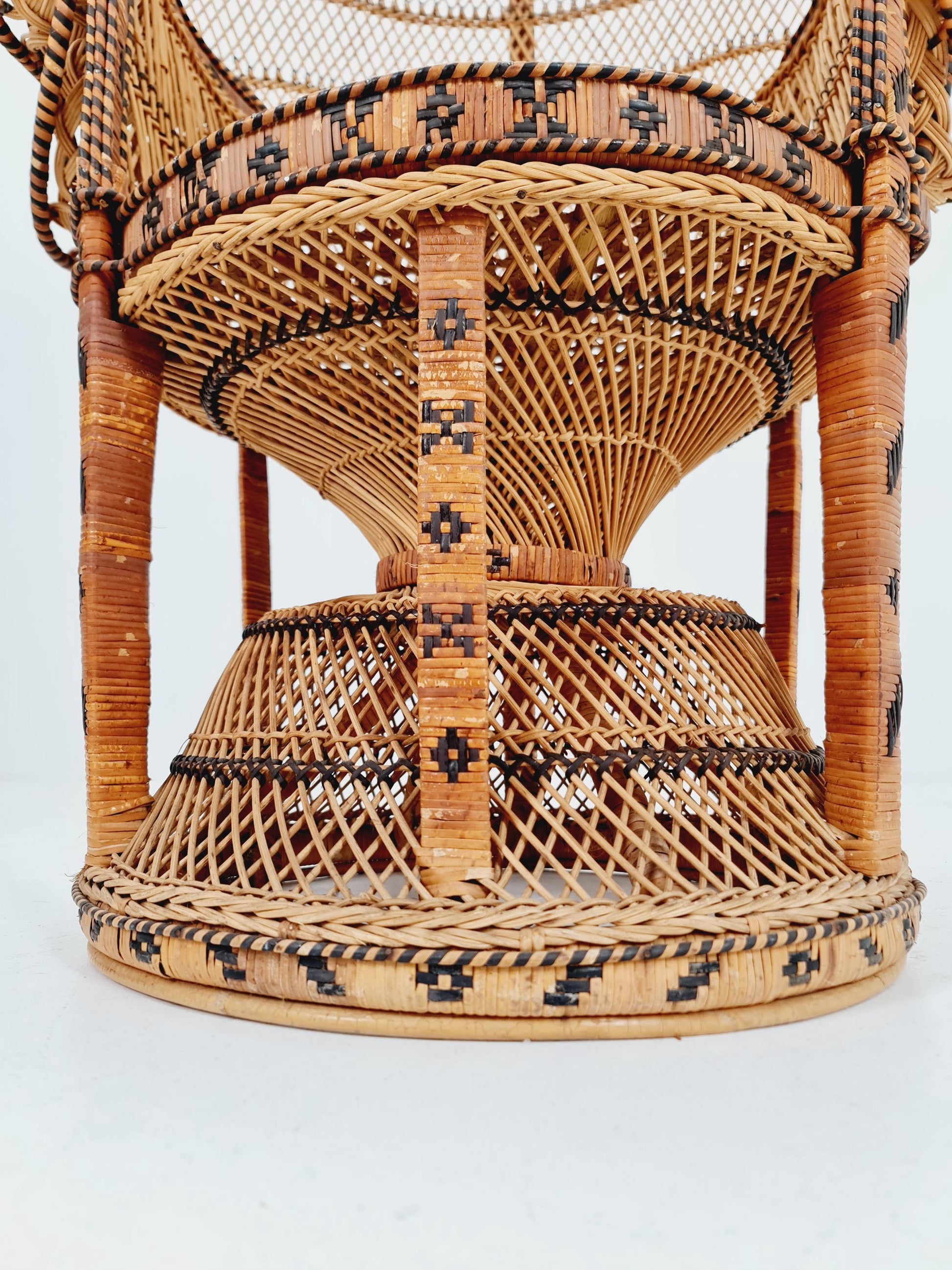 Mid century Classic Wicker Emmanuelle Peacock Chair ca. 1960/70er Jahre
