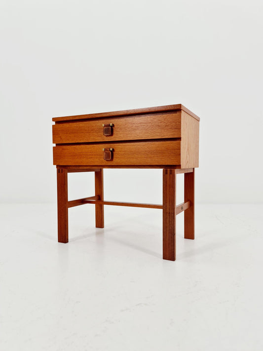 Midcentury Swedish teak Side table/ Bedside table By AB Nybrofabriken model Chamant 1960s