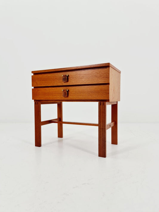 Midcentury Swedish teak Side table/ Bedside table By AB Nybrofabriken model Chamant 1960s