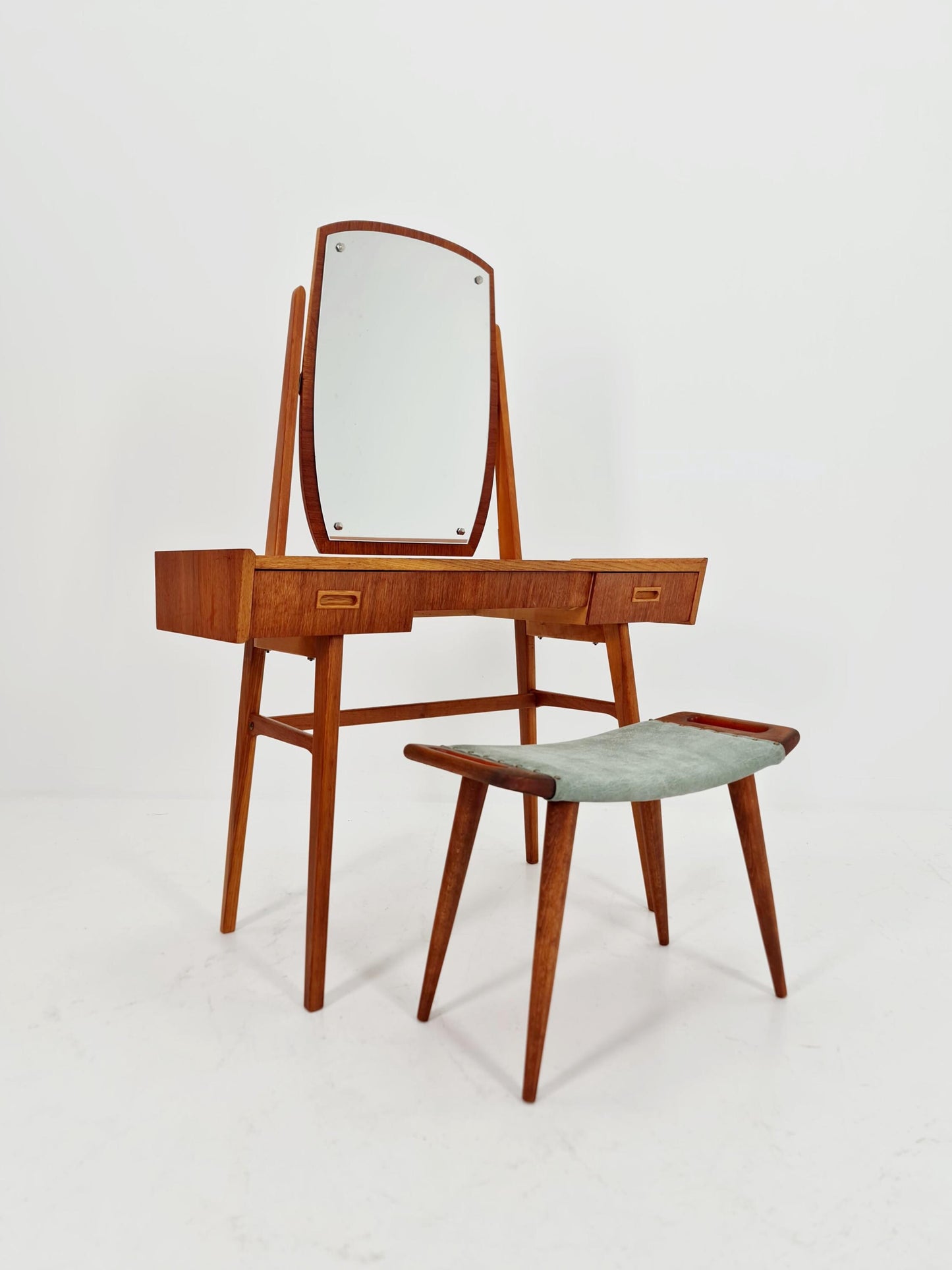 Mid Century Modern Danish teak & oak vanity table make up table by Fröseke for AB nybrofabriken, 1960s