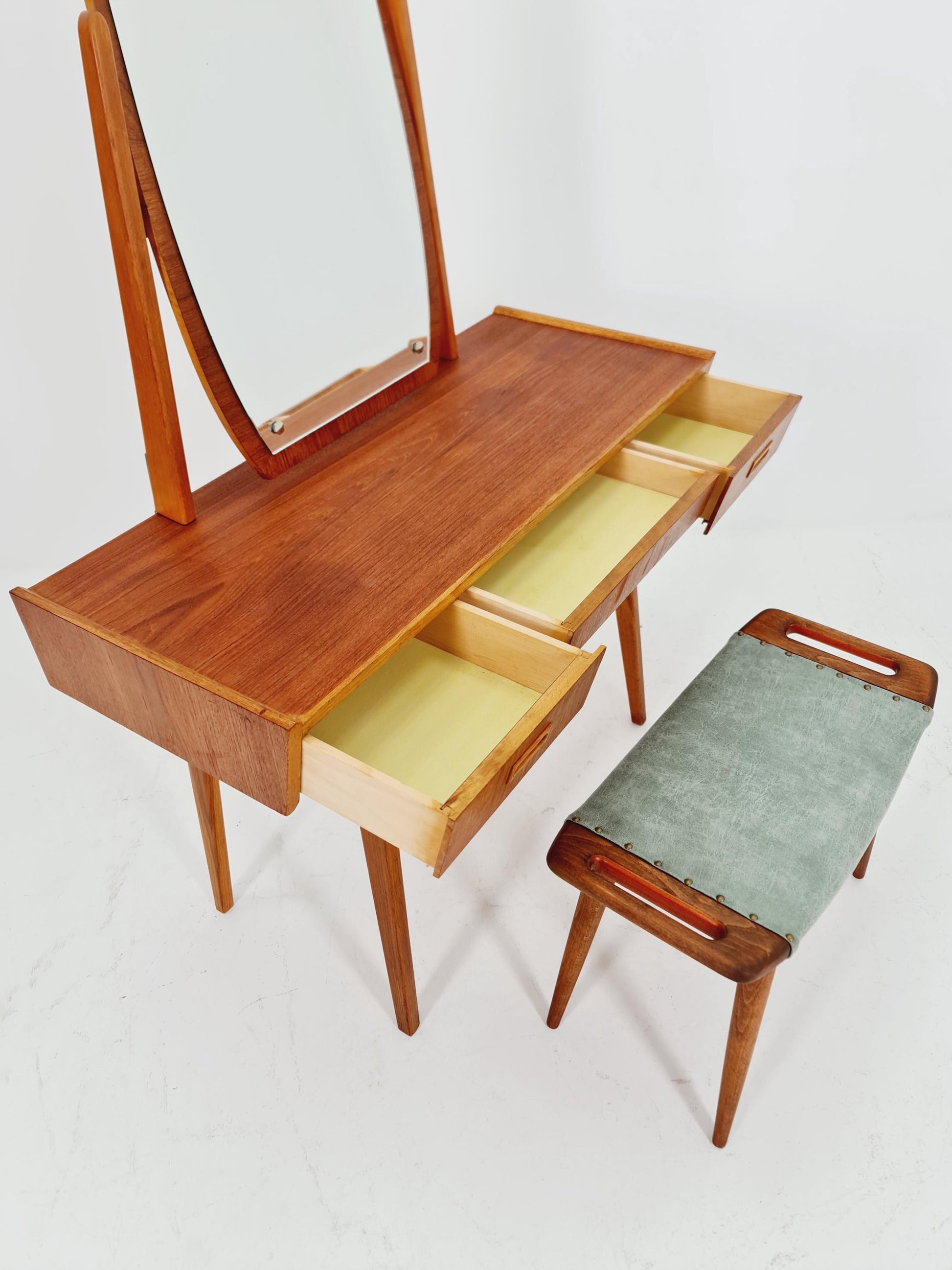 Mid Century Modern Danish teak & oak vanity table make up table by Fröseke for AB nybrofabriken, 1960s