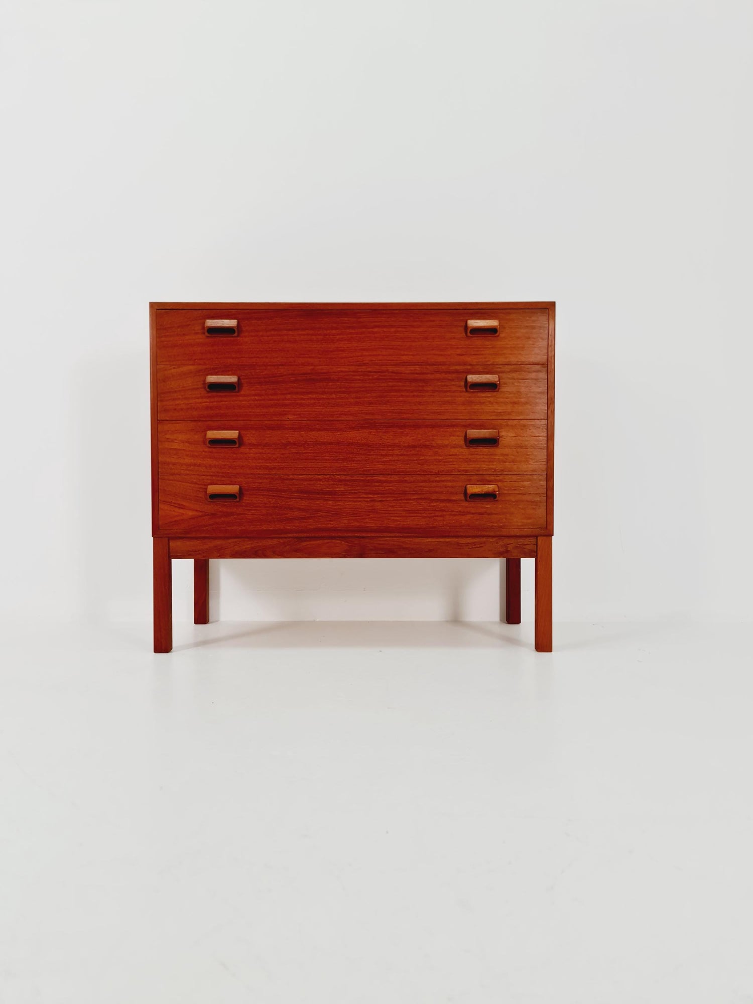 Midcentury danish design chest of drawers By Børge Mogensen For Søborg Mobelfabrik 1960s