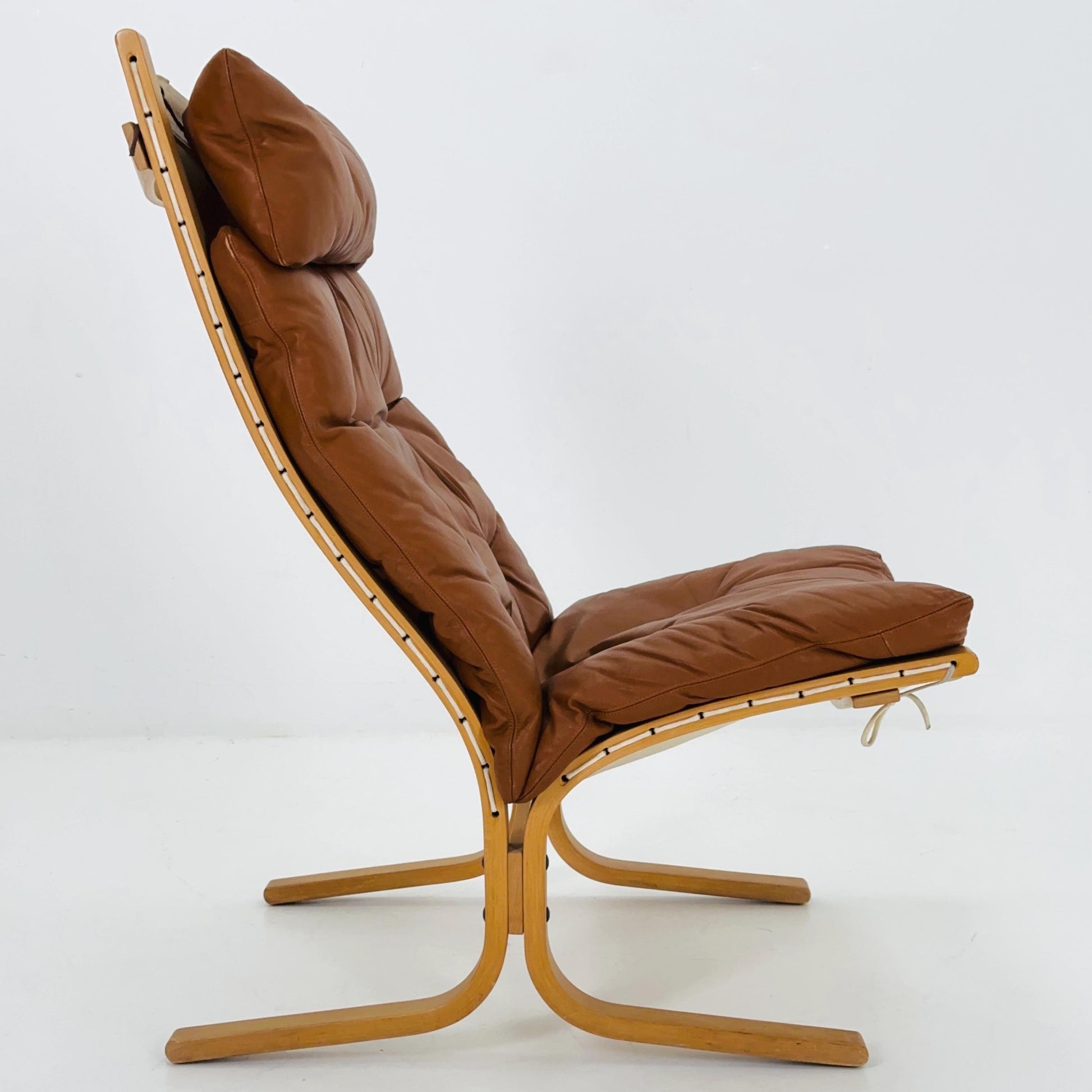 Mid century lounge chair “Siesta” by Ingmar Relling, Westnofa Furniture, Norway. 1960s