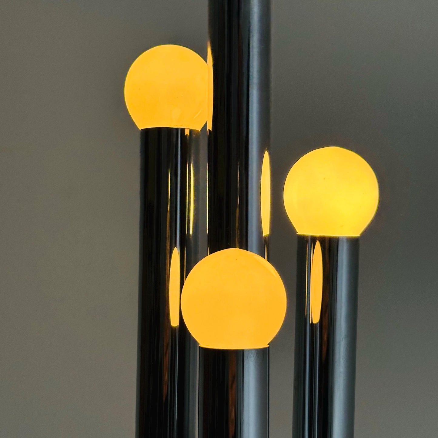 Iconic rare Mid-Century Modern Design Pipistrello Floor Lamp by Gae Aulenti for Martinelli Luce – 1970s Italy