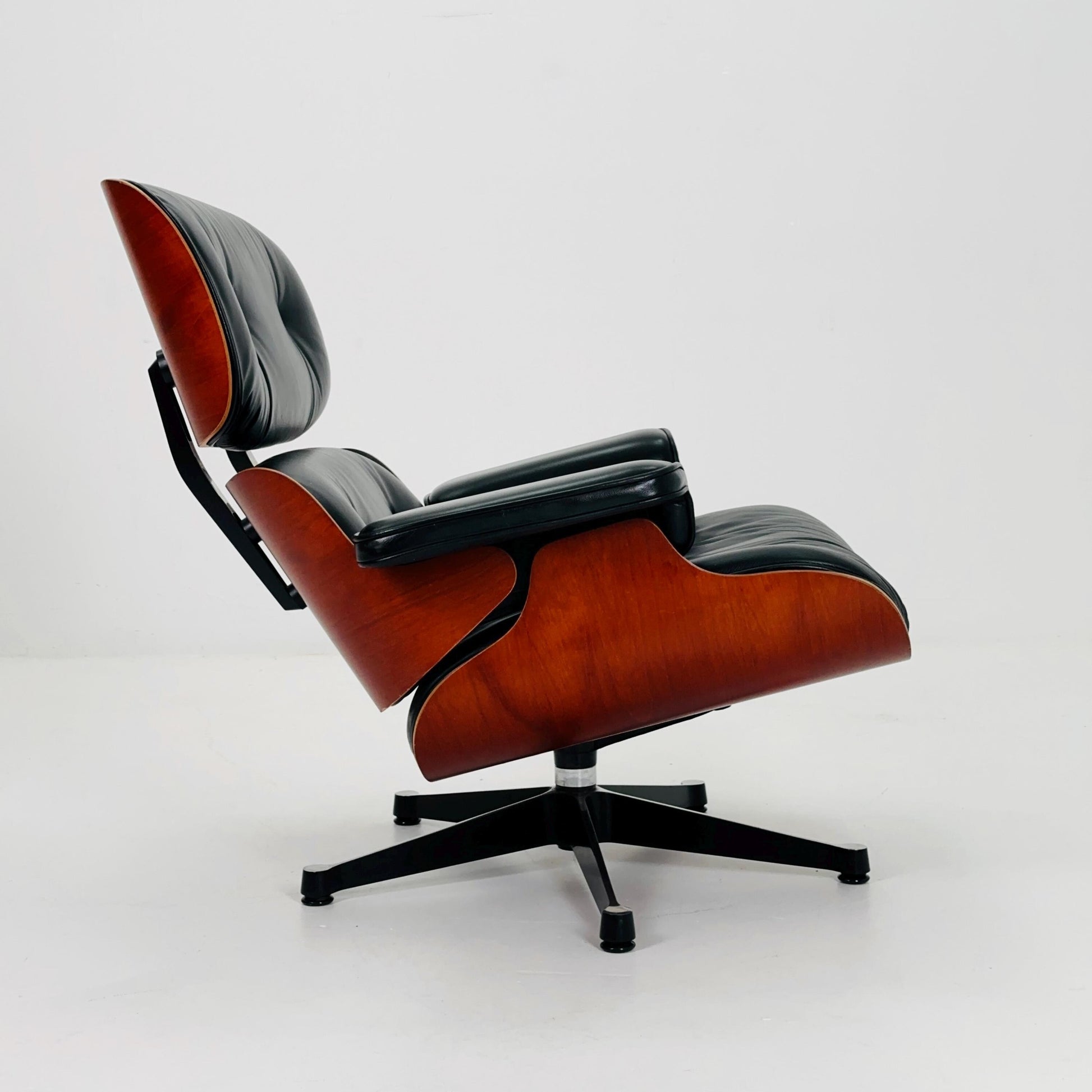 Classic Charles & Ray Eames M13 Black leather Lounge Chair by Vitra 2005