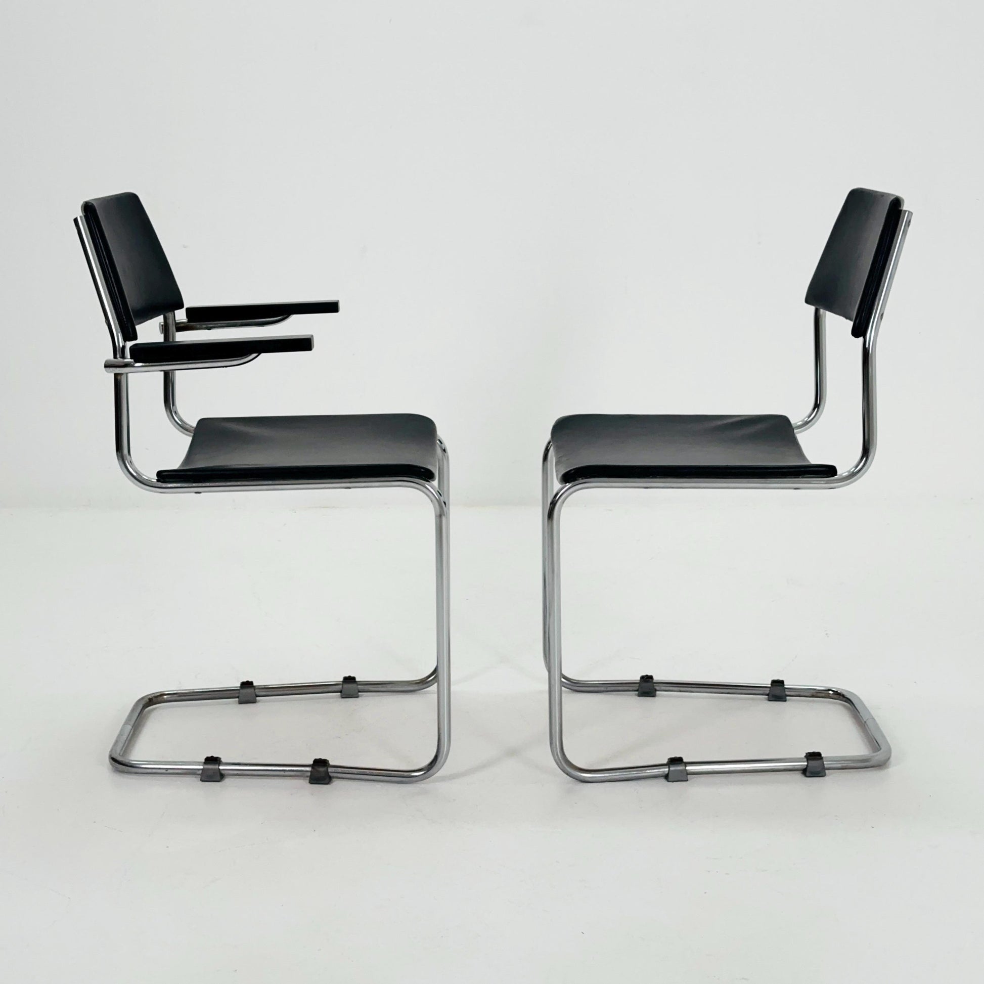 Set of 2 Bauhaus Cantilever Chairs by Mauser Werke Waldeck – Armchair & Side Chair, 1940s Germany