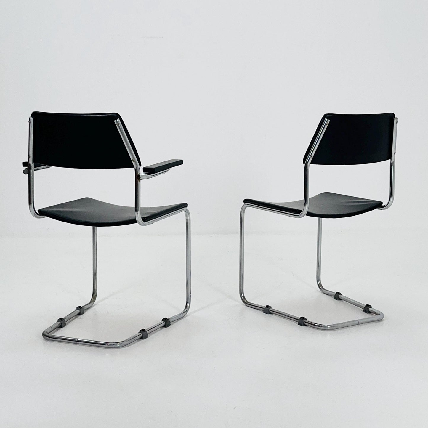 Set of 2 Bauhaus Cantilever Chairs by Mauser Werke Waldeck – Armchair & Side Chair, 1940s Germany