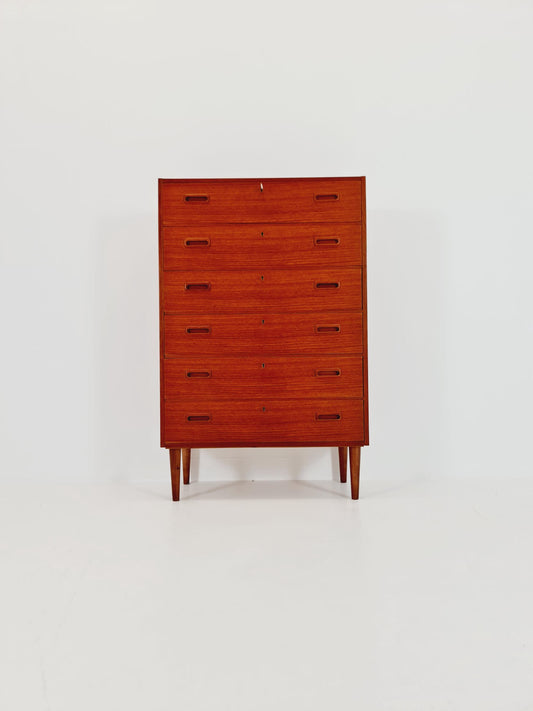 Midcentury Danish teak chest of drawers / drawer dresser / cabinet, 1960s