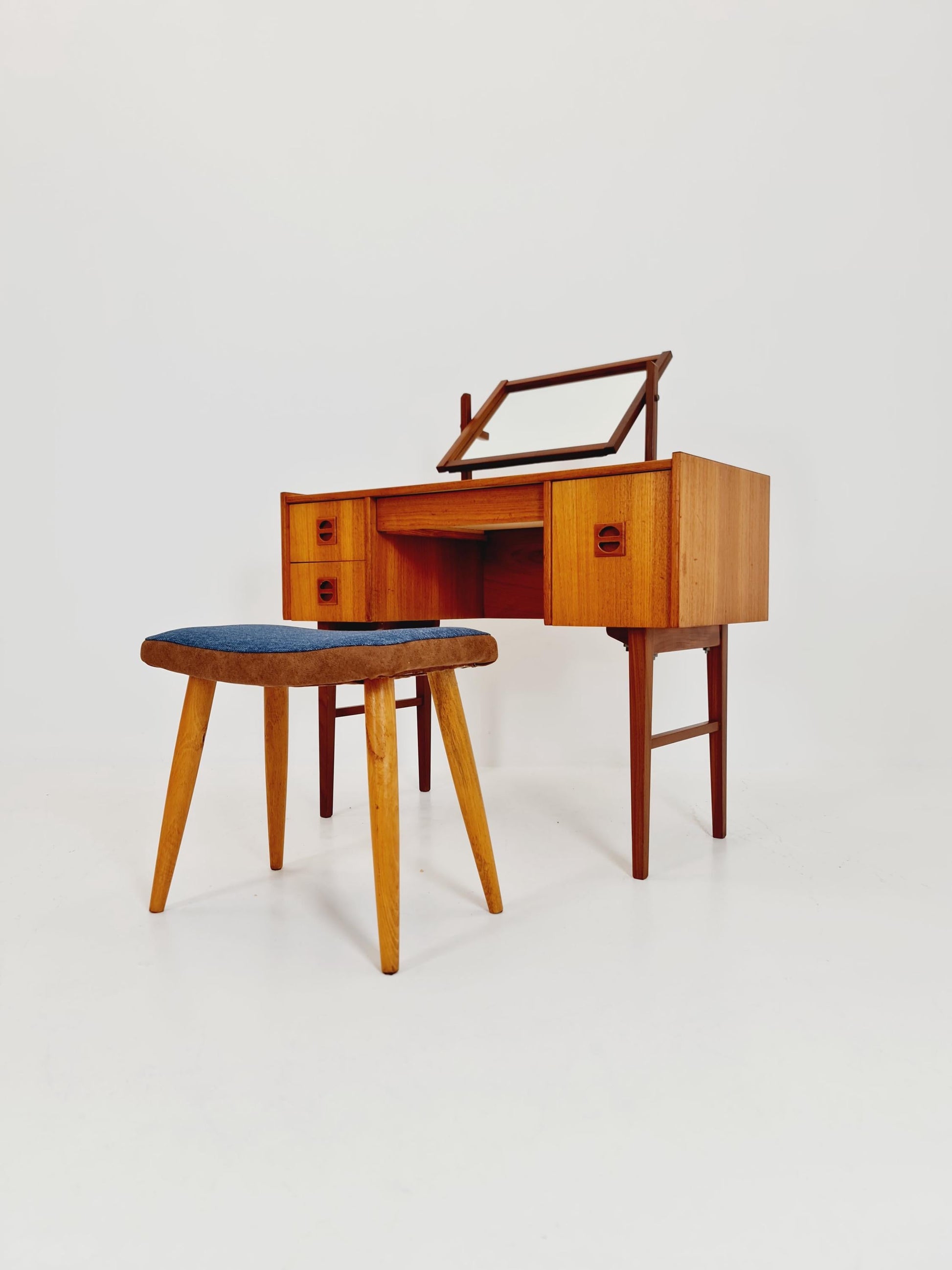 Mid Century Modern Danish Teak vanity table/ make up table by Ateljé glas och trä, Hovmantorp, 1960s