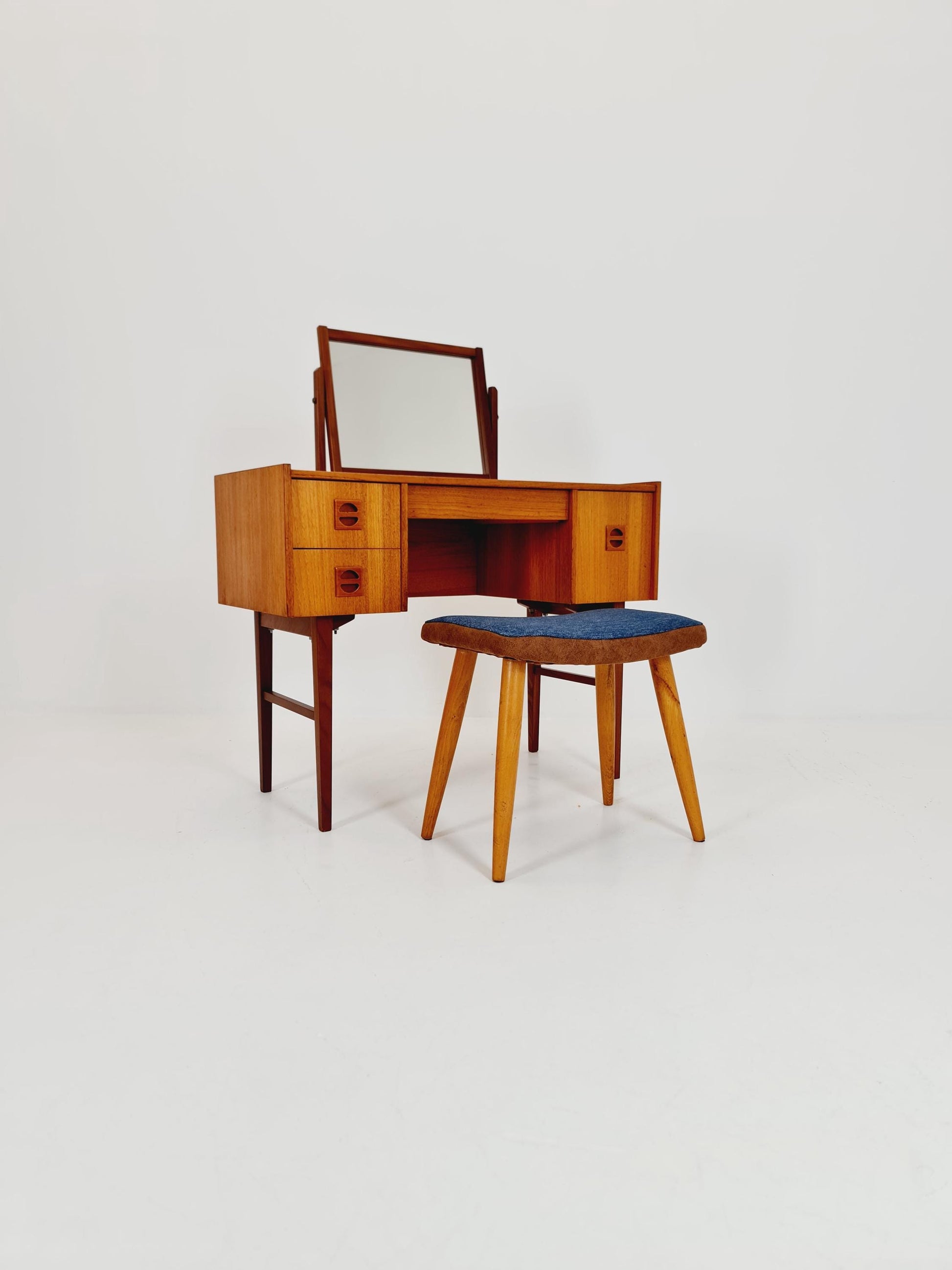Mid Century Modern Danish Teak vanity table/ make up table by Ateljé glas och trä, Hovmantorp, 1960s