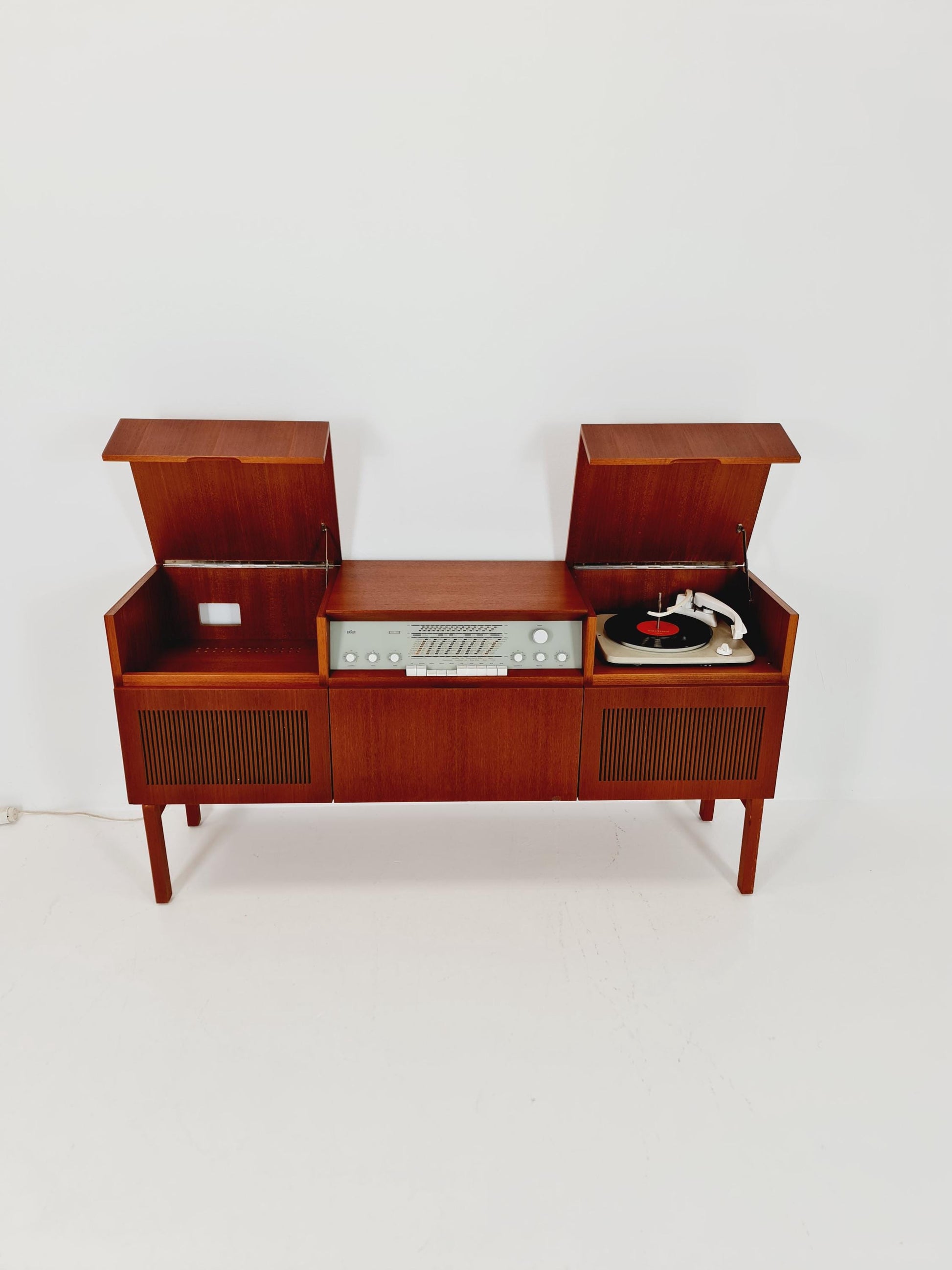 Mid Century Modern German Teak record player, radio by Braun “R 32 ”, 1960s