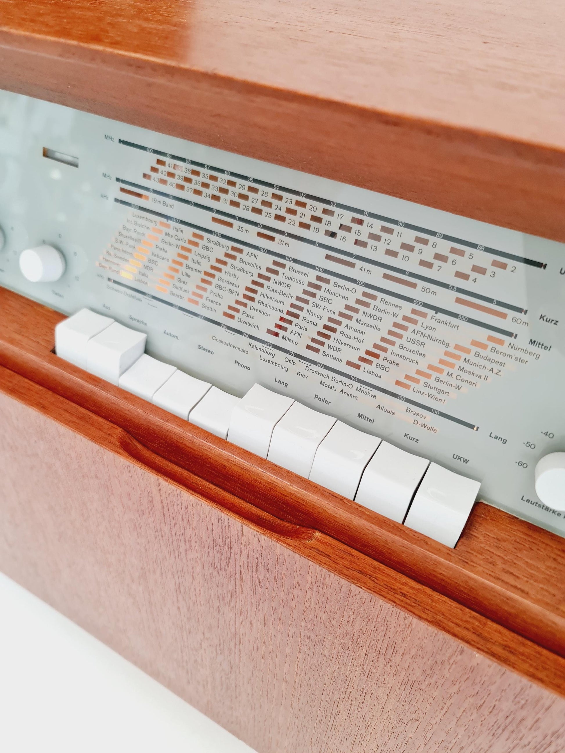 Mid Century Modern German Teak record player, radio by Braun “R 32 ”, 1960s