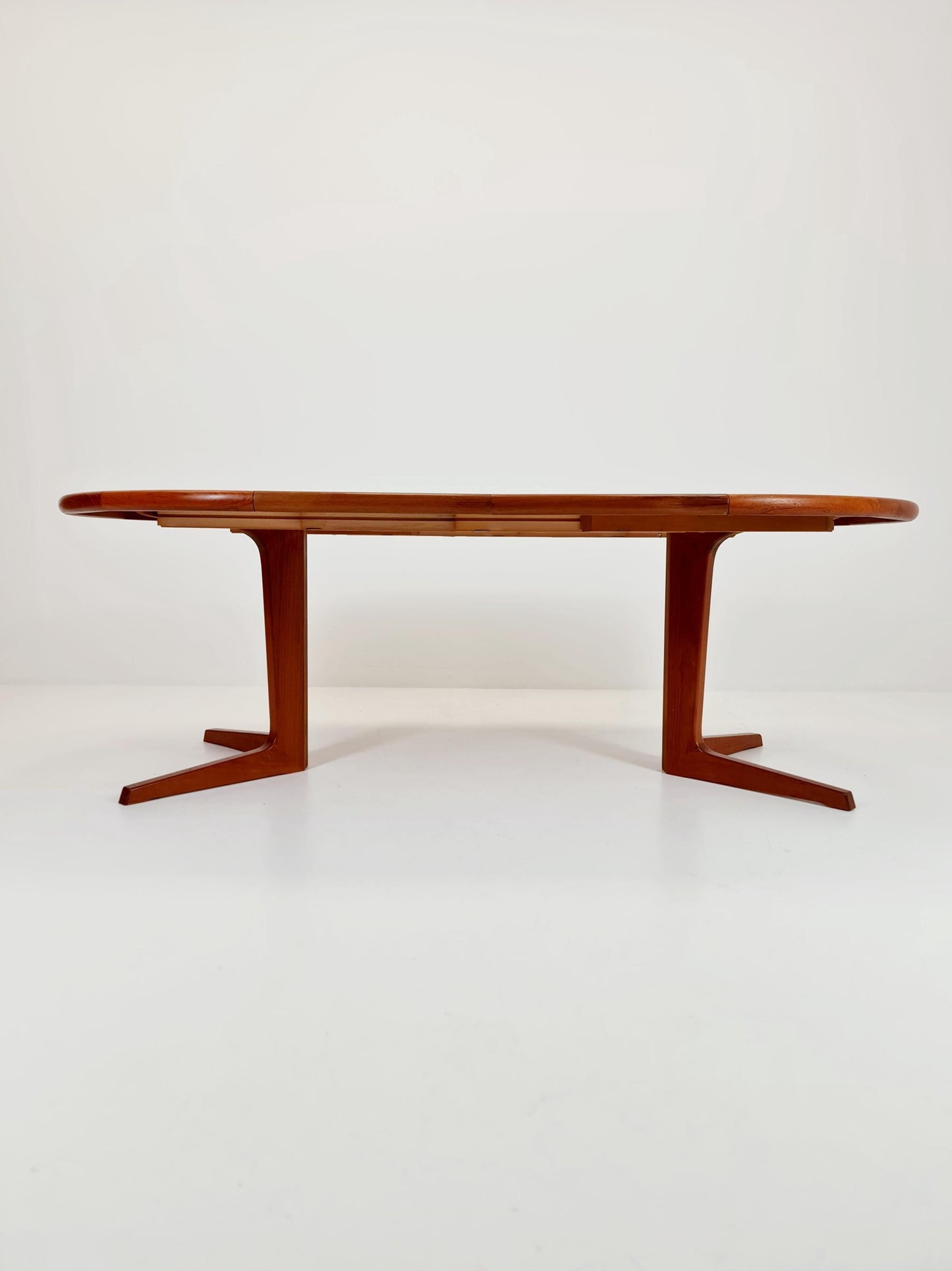 Mid century extendable Danish Modern Solid Teak dining table by Glostrup MöbelFabrik , 1970s