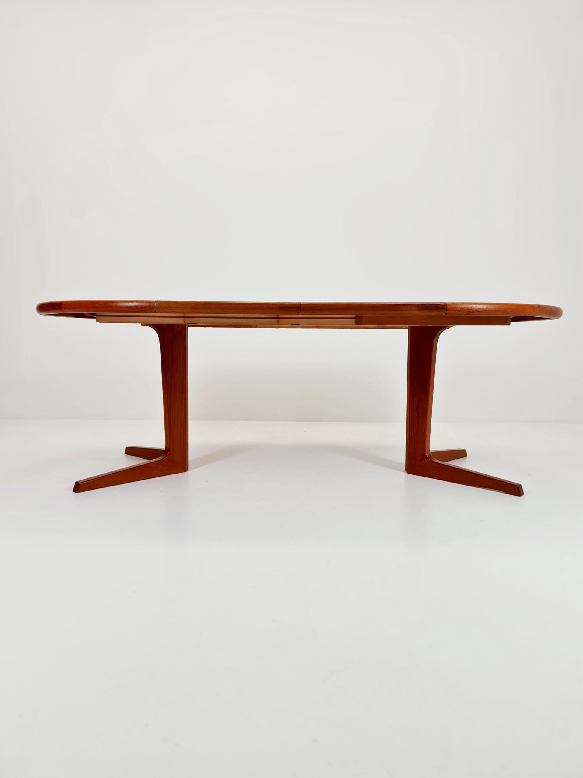 Mid century extendable Danish Modern Solid Teak dining table by Glostrup MöbelFabrik , 1970s