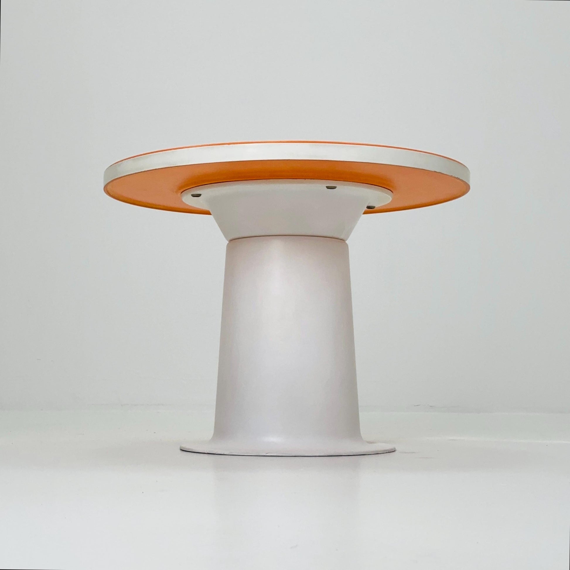 Mid century Yrjö Kukkapuro “Saturnus” Low Table – White & Orange | Haimi Finland, 1970s | Modernist Space Age Design