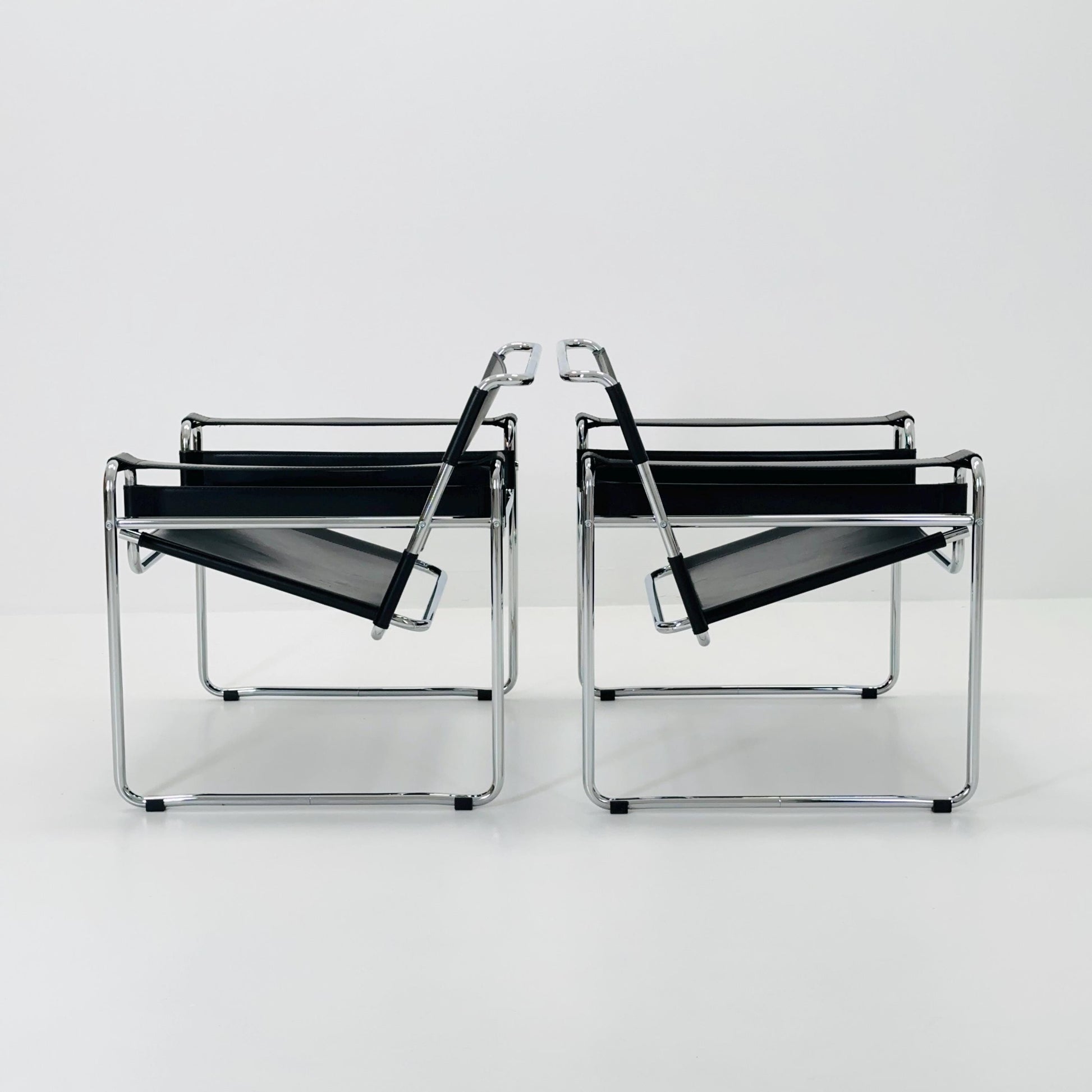 Set of 2 Mid century black B3 WASSILY Lounge armchair by Marcel Brauer 1990s Italy