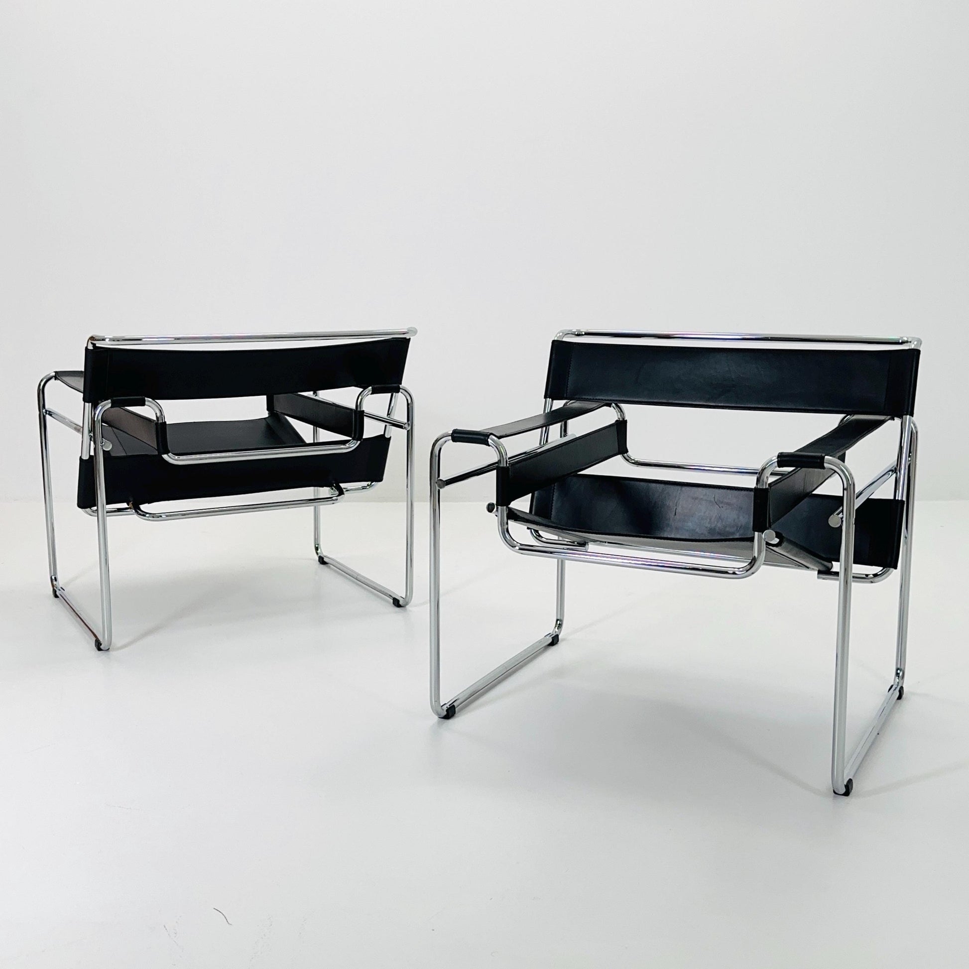 Set of 2 Mid century black B3 WASSILY Lounge armchair by Marcel Brauer 1990s Italy