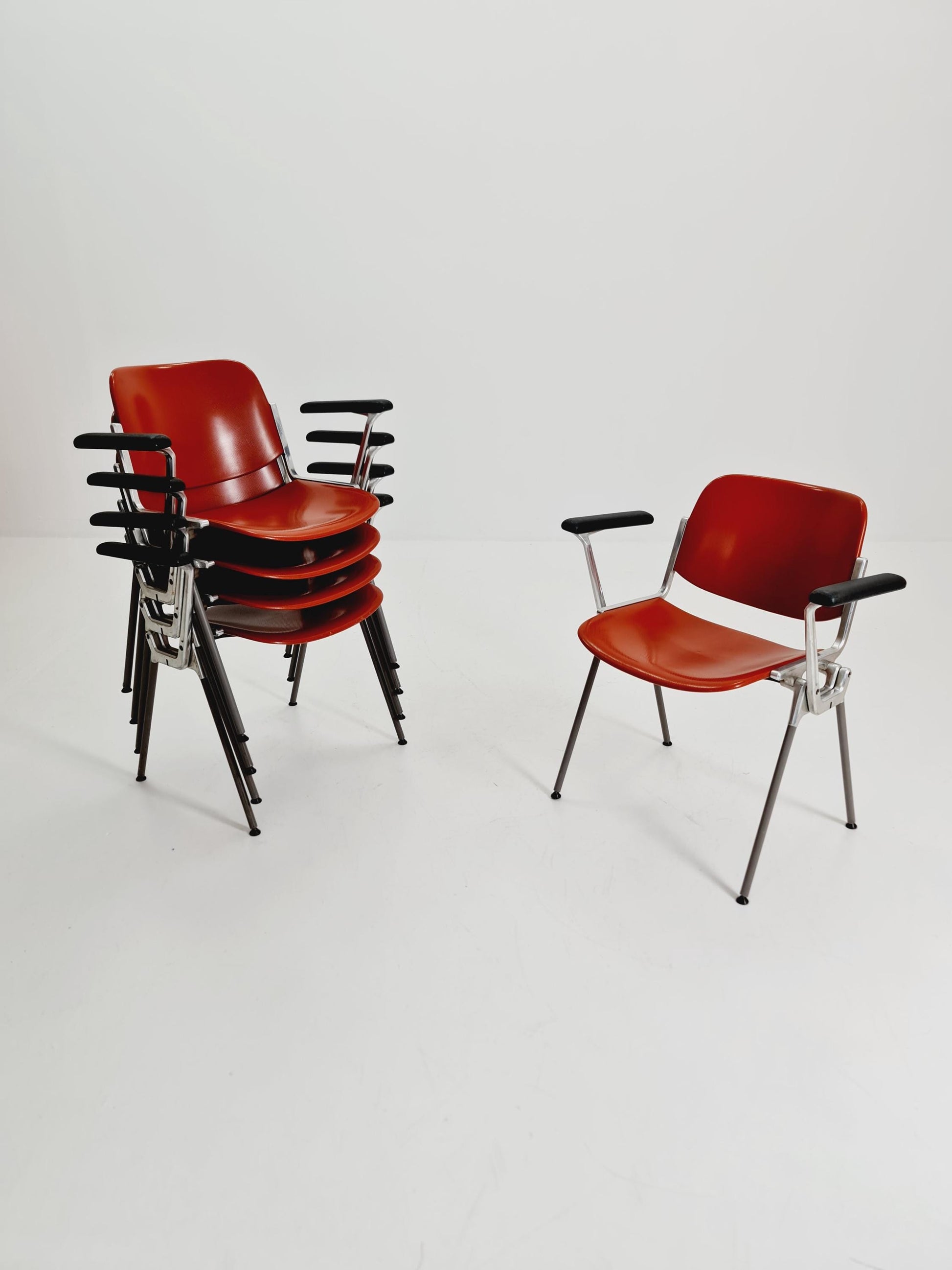1 / 5 Italian Castelli arm chairs by Giancarlo Piretti, 1970s