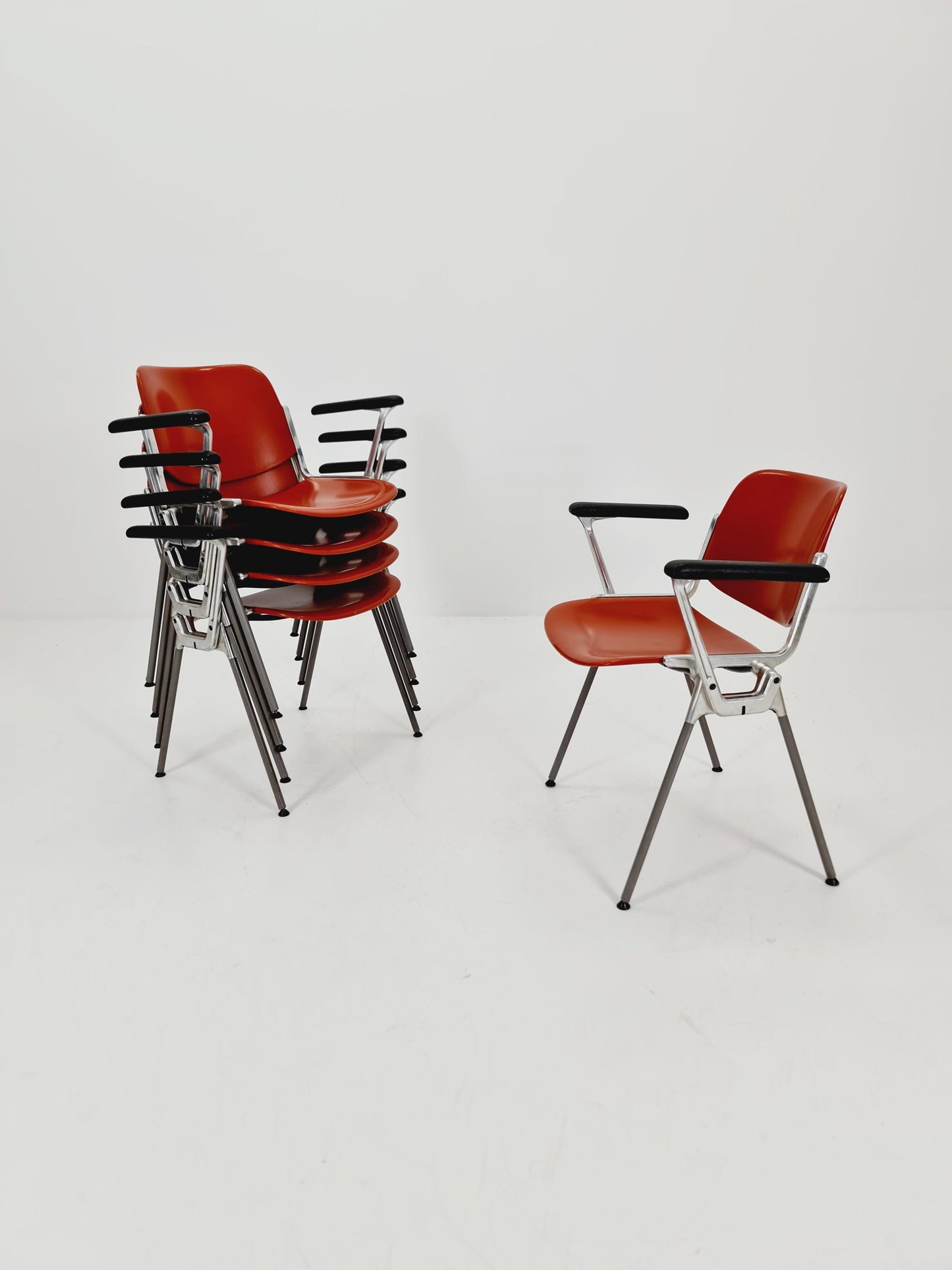 1 / 5 Italian Castelli arm chairs by Giancarlo Piretti, 1970s