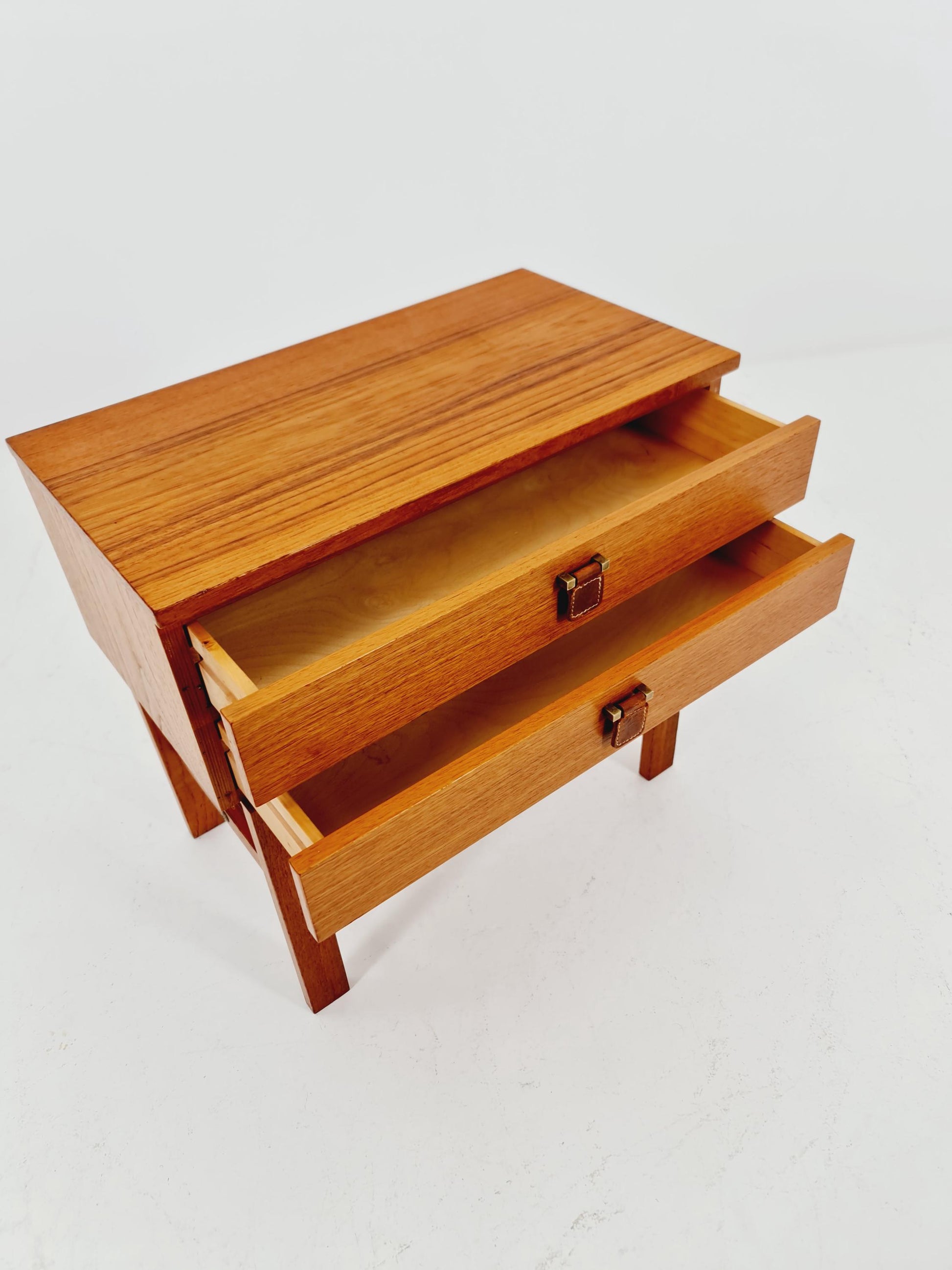 Midcentury Swedish teak Side table/ Bedside table By AB Nybrofabriken model Chamant 1960s