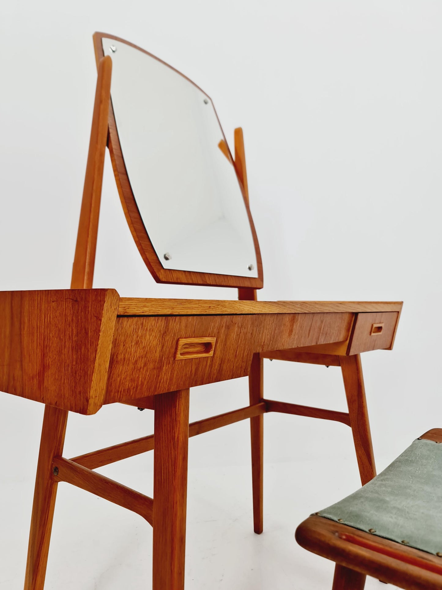 Mid Century Modern Danish teak & oak vanity table make up table by Fröseke for AB nybrofabriken, 1960s