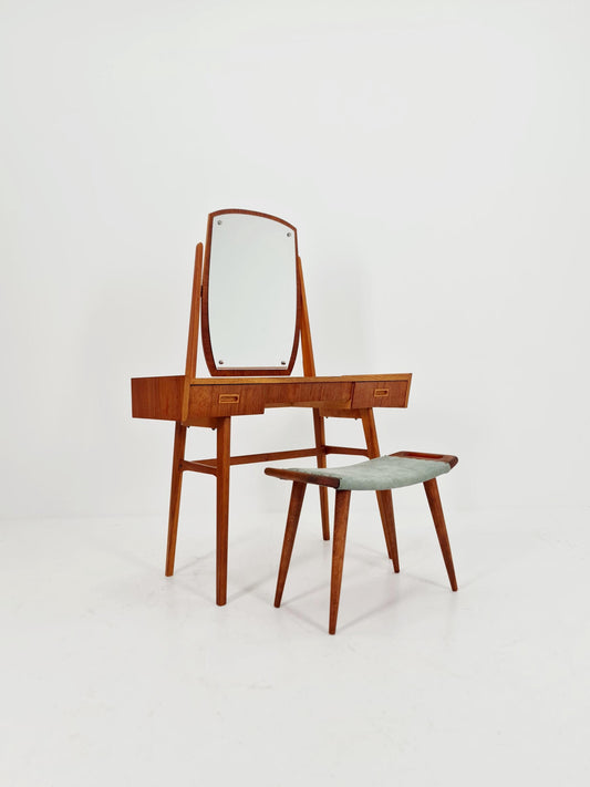 Mid Century Modern Danish teak & oak vanity table make up table by Fröseke for AB nybrofabriken, 1960s