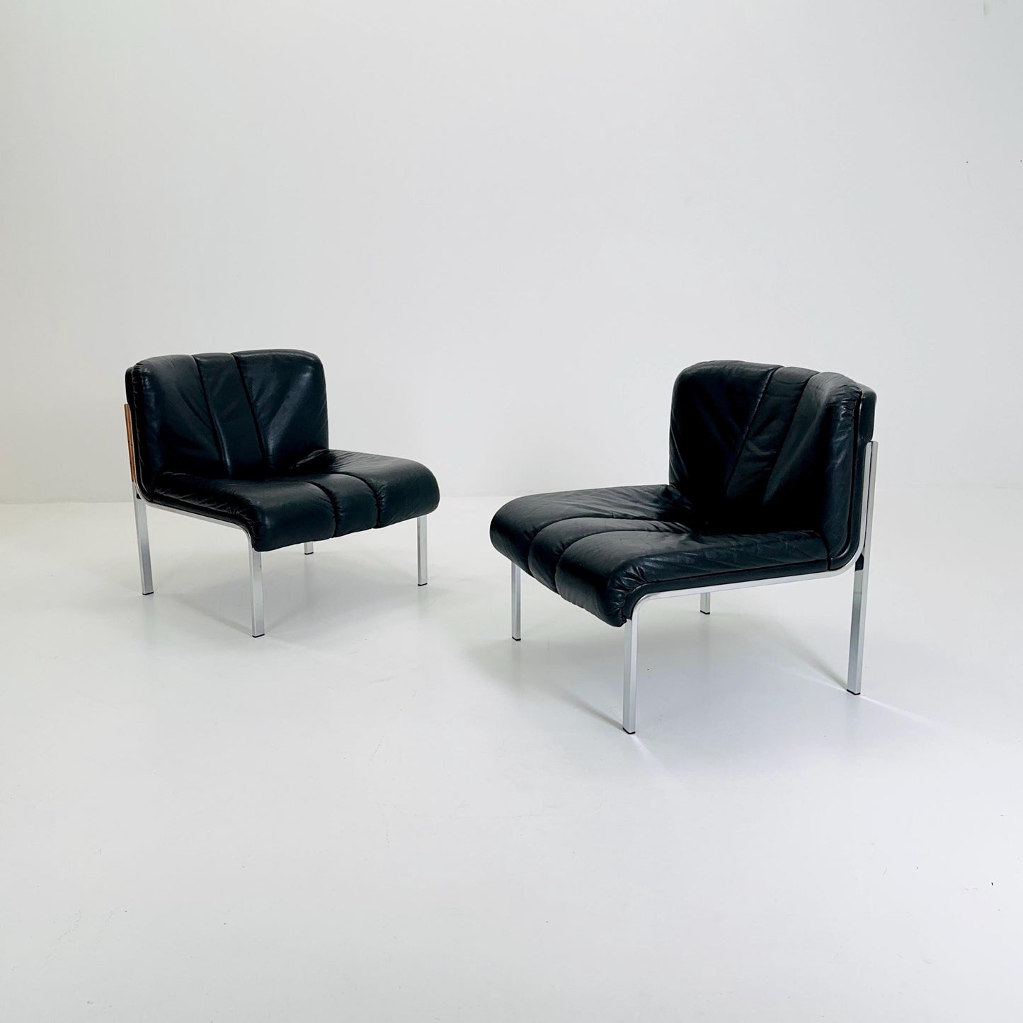 Set of 2 Mid-Century Lounge Chairs by Girsberger Eurochair 1200 in Black Leatther Designed by Hans Eichenberger Switzerland 1980s
