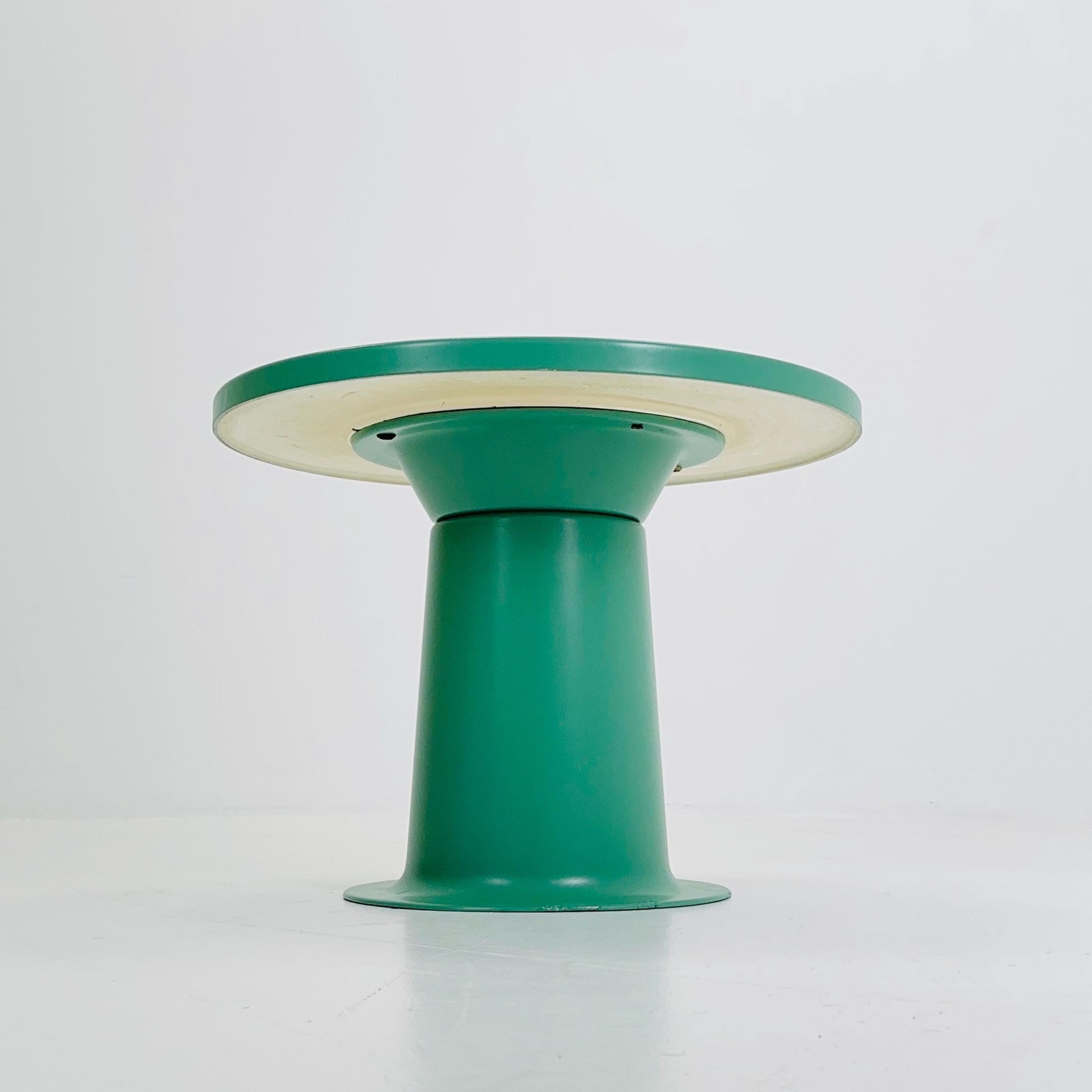 Mid century Yrjö Kukkapuro “Saturnus” Low Table – Green | Haimi Finland, 1970s | Modernist Space Age Design
