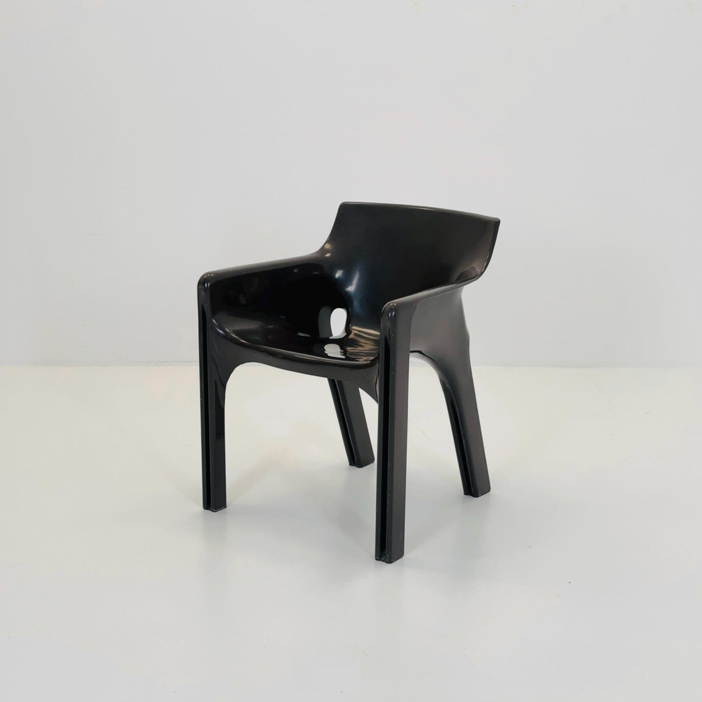 Gaudi Armchair by Vico Magistretti for Artemide Italy 1970s
